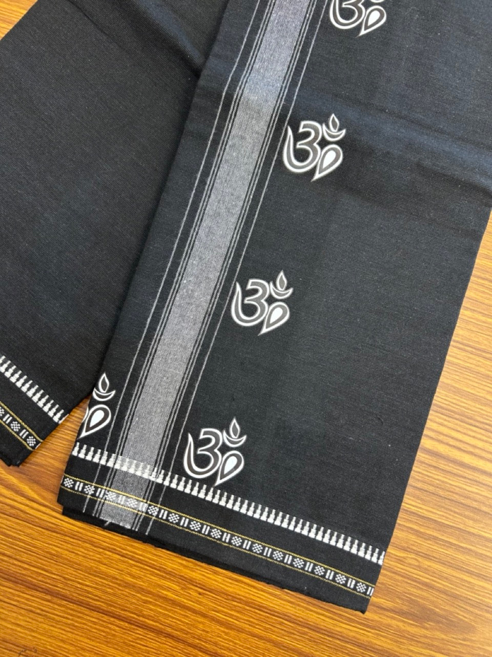 Kaitharikada - Single Kaily / Lungi - Polyster + Cotton - 20s twisted - 2 inch White Ohm printed kuppadam kara with Black colour body - 89 KK8035 GAN