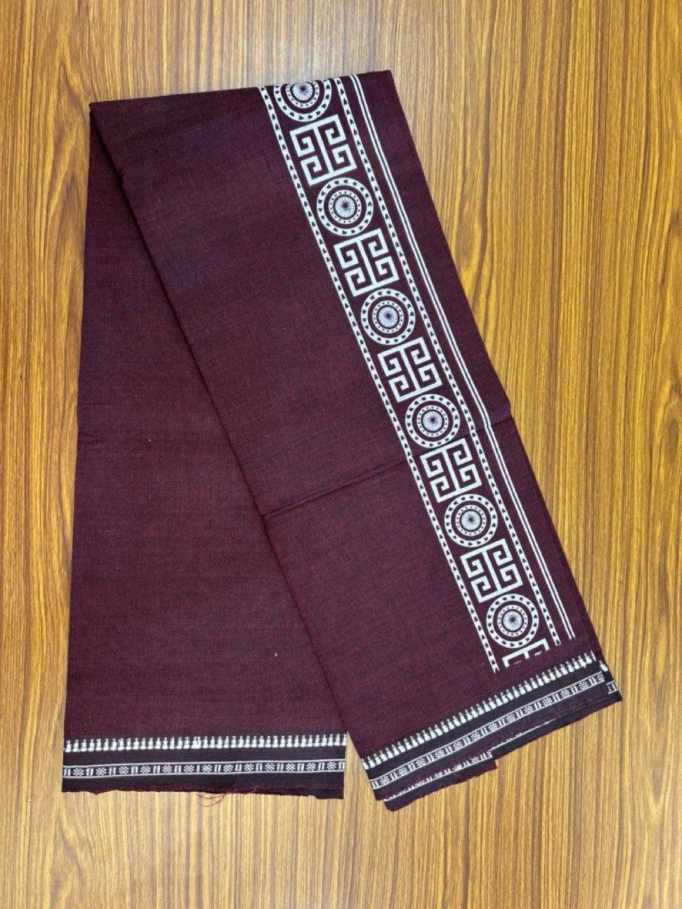 Kaitharikada - Single Kaily / Lungi - Polyster + Cotton - 20s twisted - 2.5 inch White Design printed kuppadam kara with Maroon colour body - 93 KK8035 GAN