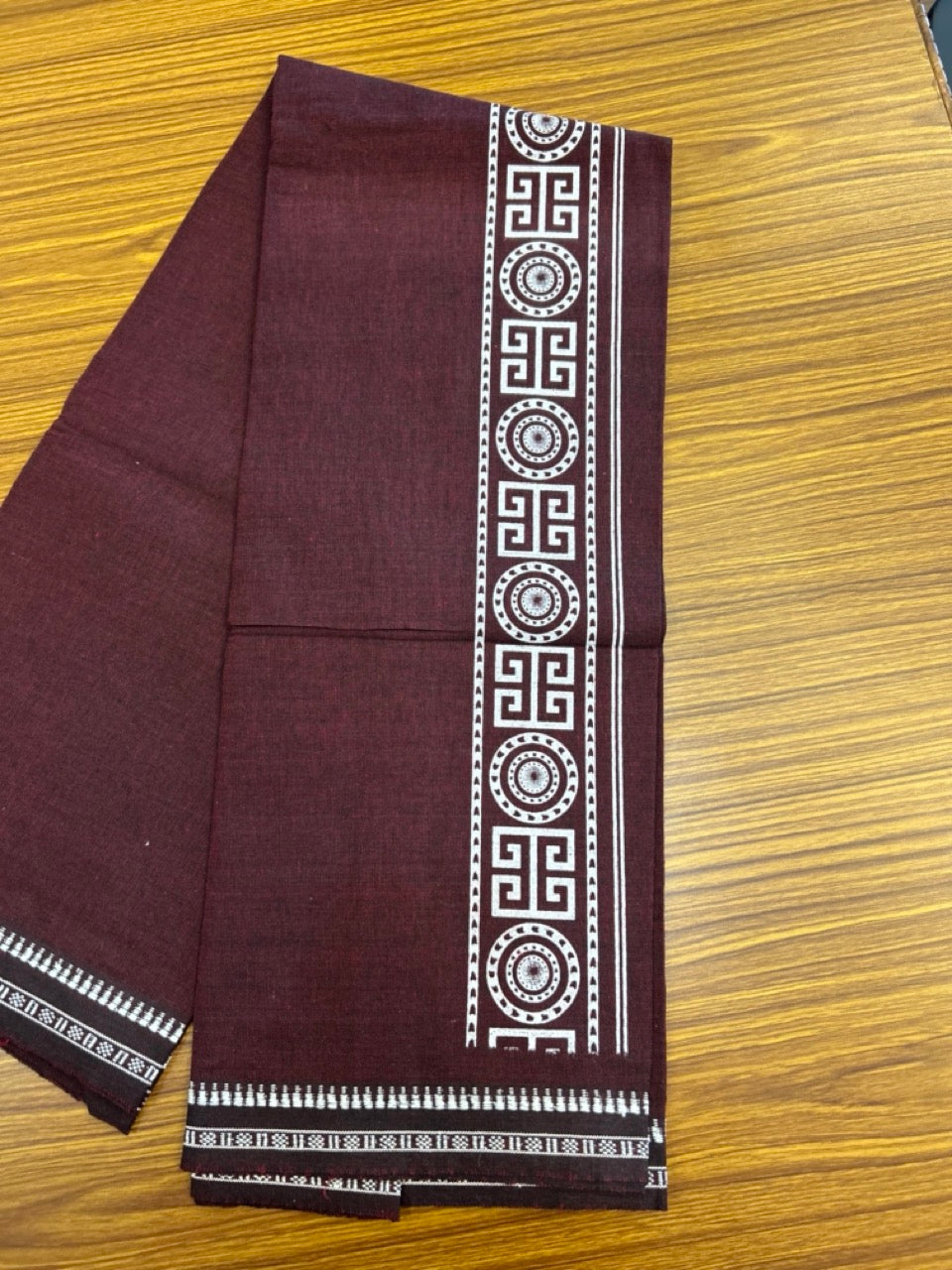 Kaitharikada - Single Kaily / Lungi - Polyster + Cotton - 20s twisted - 2.5 inch White Design printed kuppadam kara with Maroon colour body - 93 KK8035 GAN