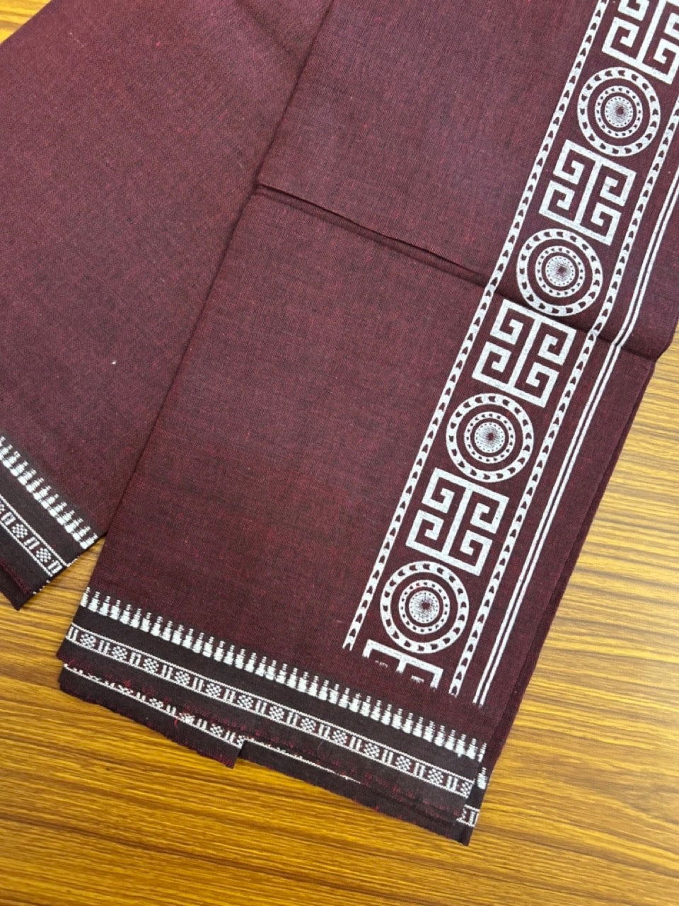 Kaitharikada - Single Kaily / Lungi - Polyster + Cotton - 20s twisted - 2.5 inch White Design printed kuppadam kara with Maroon colour body - 93 KK8035 GAN