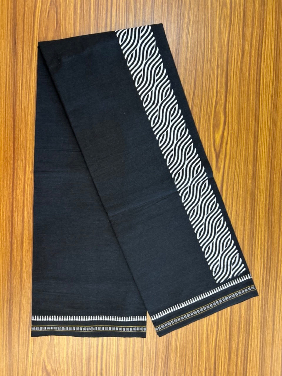 Kaitharikada - Single Kaily / Lungi - Polyster + Cotton - 20s twisted - 2.5 inch White Design printed kuppadam kara with Black colour body - 95 KK8035 GAN
