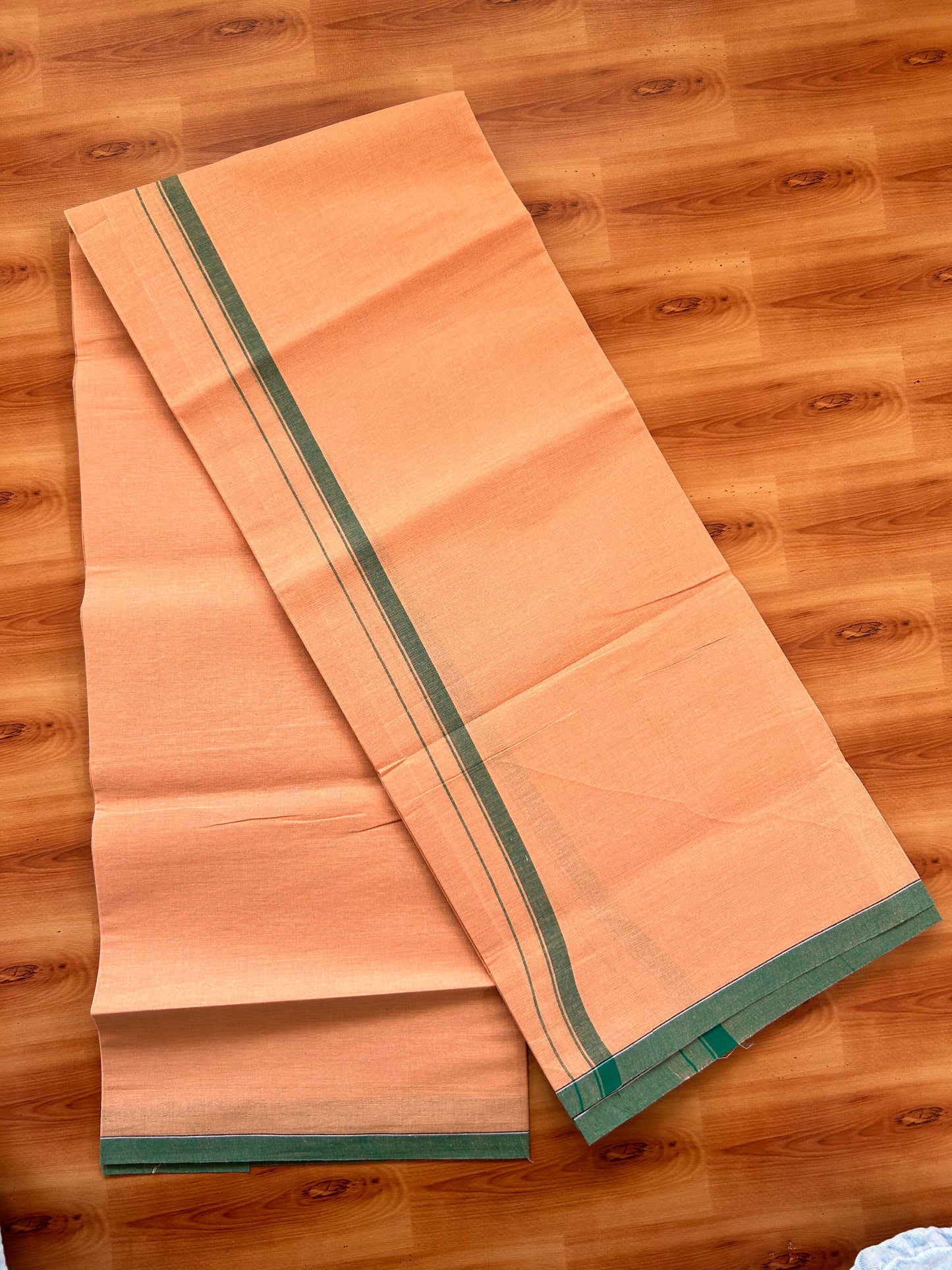 Single Kaily / Lungi- Kaitharikada - Pure Cotton - (40s) - 0.5 inch Green Shaded Kara with Kavi colour body (2 meter / 4 muzham) - 26 KK8062 GAN