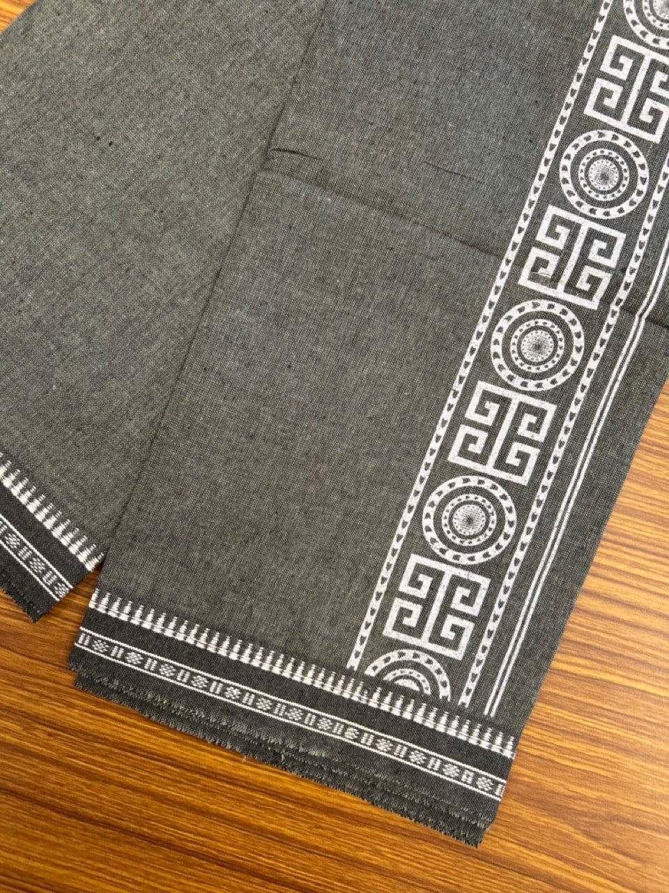Kaitharikada - Single Kaily / Lungi - Polyster + Cotton - 20s twisted - 2.5 inch White Design printed kuppadam kara with Sage Green colour body - 91 KK8035 GAN