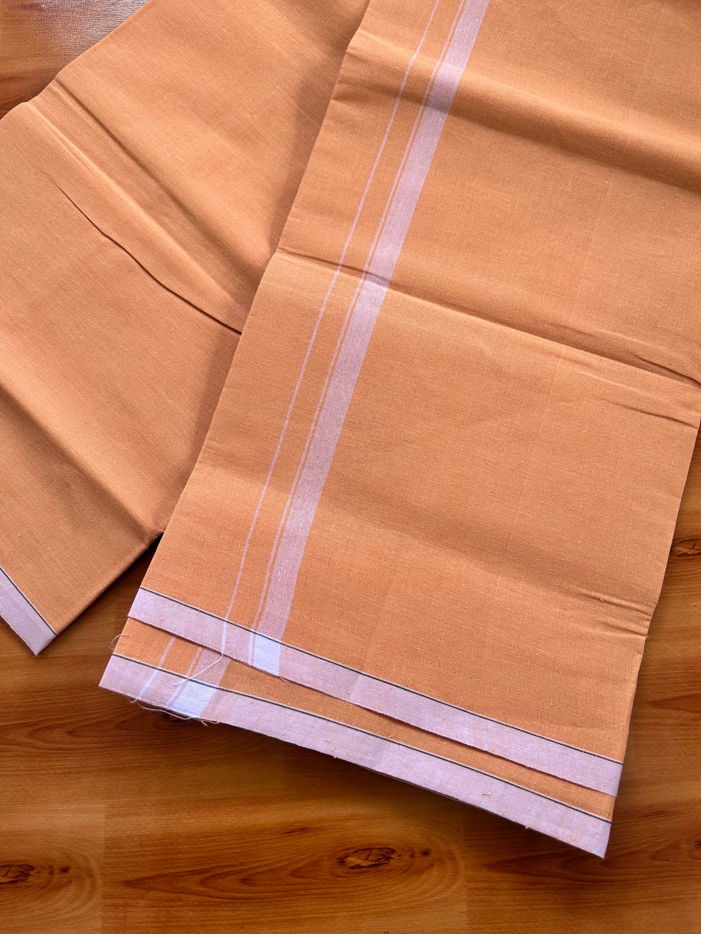 Single Kaily / Lungi- Kaitharikada - Pure Cotton - (40s) - 0.5 inch White Shaded Kara with Kavi colour body (2 meter / 4 muzham) - 28 KK8062 GAN
