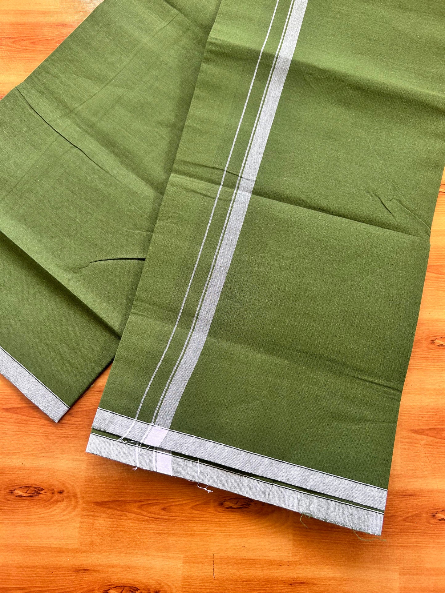Single Kaily / Lungi- Kaitharikada - Pure Cotton - (40s) - 0.5 inch White Shaded Kara with Olive Green colour body (2 meter / 4 muzham) - 23 KK8062 GAN