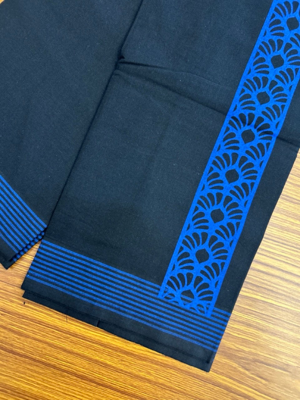 Kaitharikada - Single Kaily / Lungi - Polyster + Cotton - 20s twisted - 2.5 inch Dark Blue Design printed kara with Black colour body - 109 KK8035 GAN
