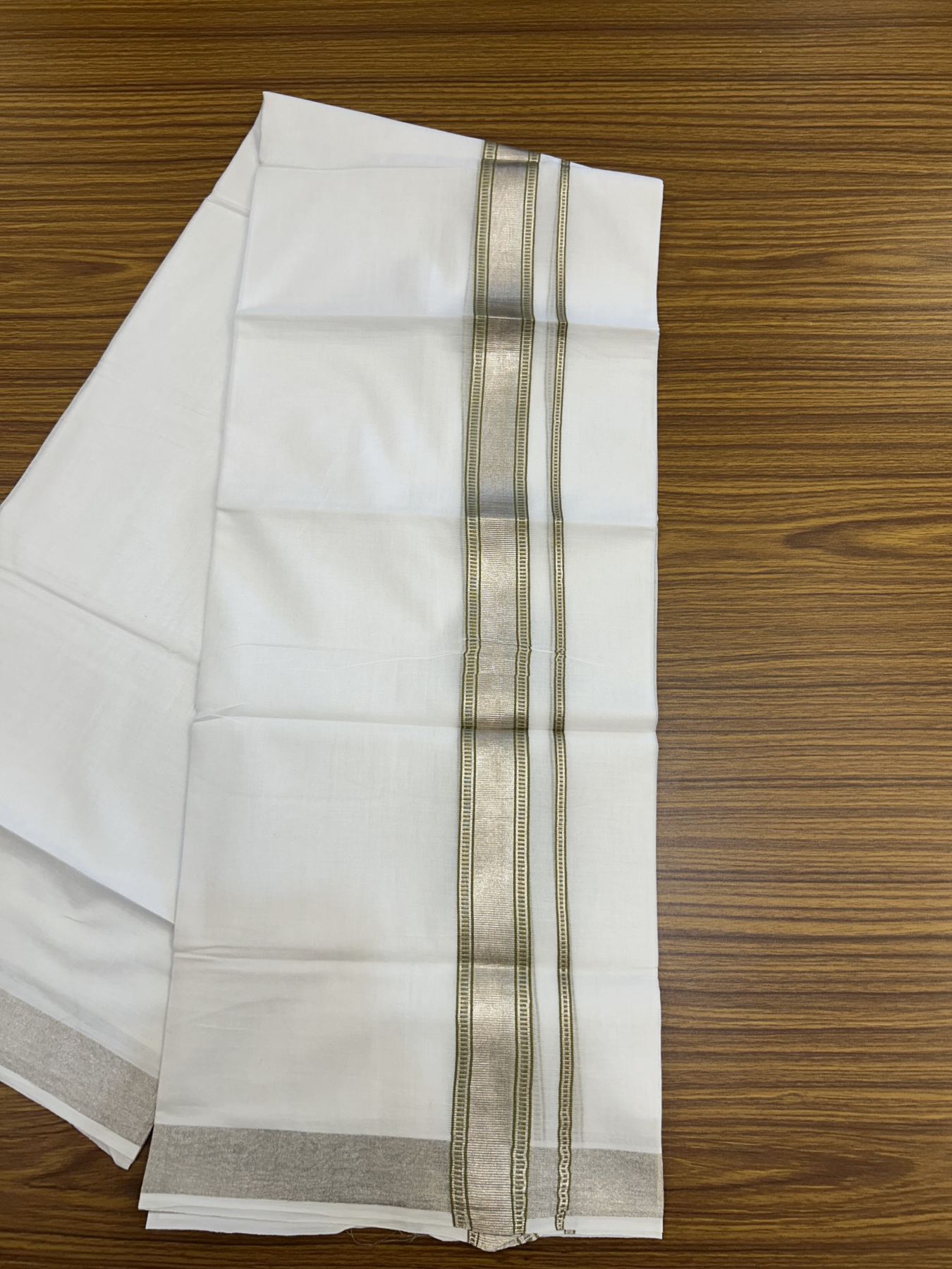 20% Discount!! KaithariKada Balaramapuram 100% Cotton Double Pure White Mundu/Dhoti - 100x100 - 1.5 inch Silver Kasav & Light Olive Green Design Kara 3.90 mtr (8 muzham) - 5 KK5318 GAN
