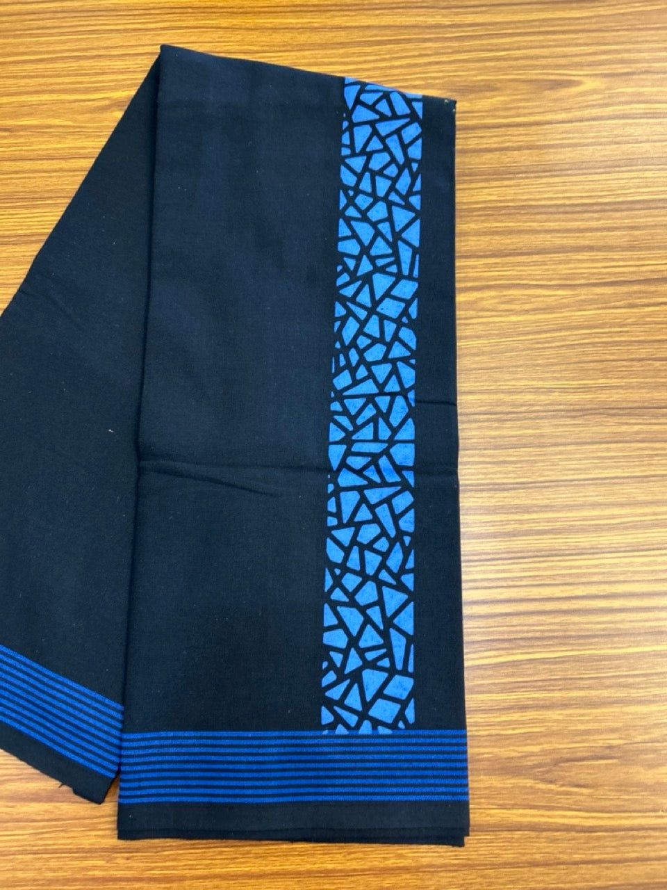 Kaitharikada - Single Kaily / Lungi - Polyster + Cotton - 20s twisted - 2.5 inch Dark Blue Design printed kara with Black colour body - 108 KK8035 GAN