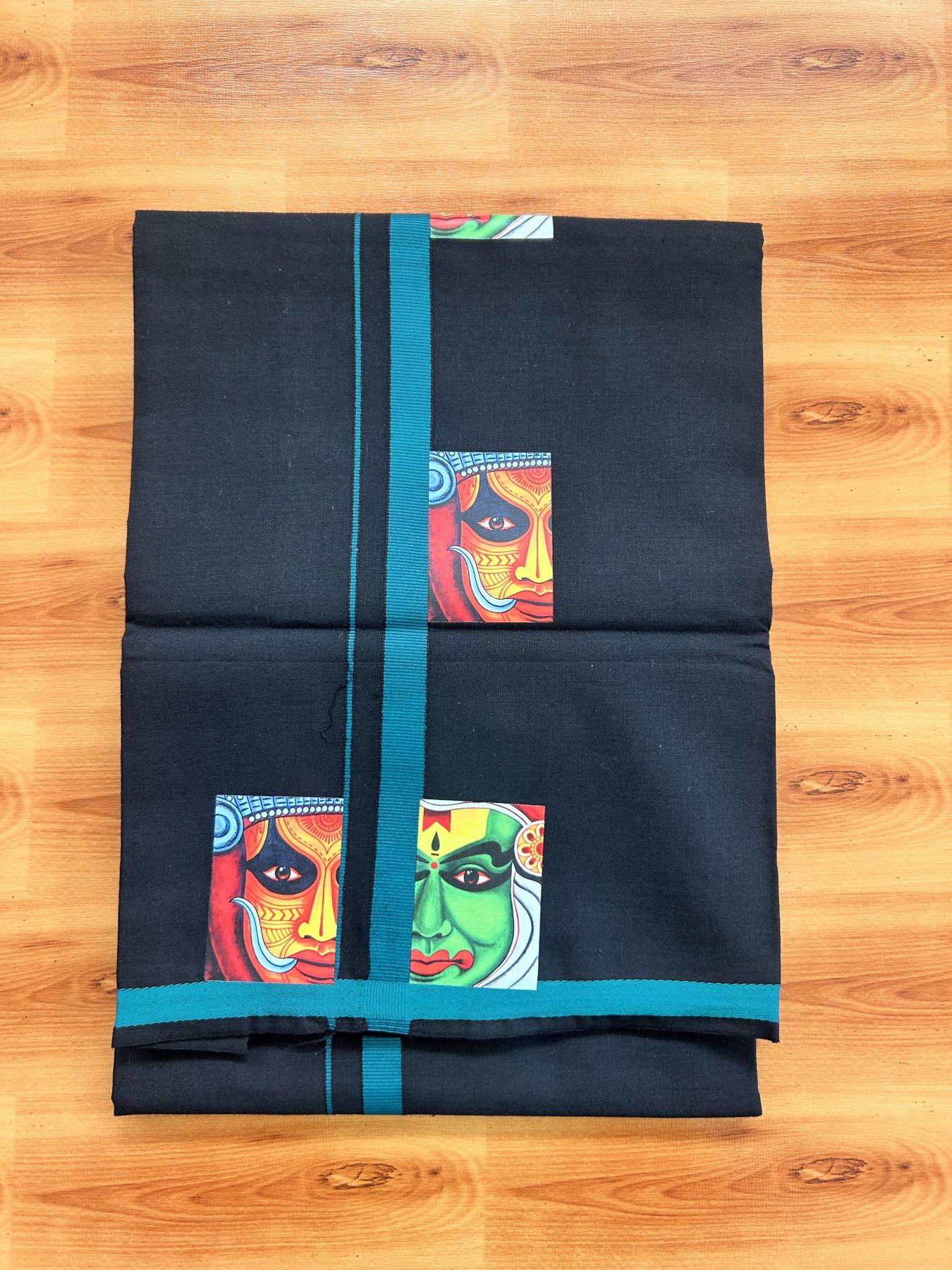 Single Kaily / Lungi- 20% Discount !! Kaitharikada - Pure Cotton - (40s) - 0.5 inch Peacock Green Theyyam & Kathakali Printed Design Kara with Black colour Body (2 meter / 4 muzham) - 3 KK8062 GAN