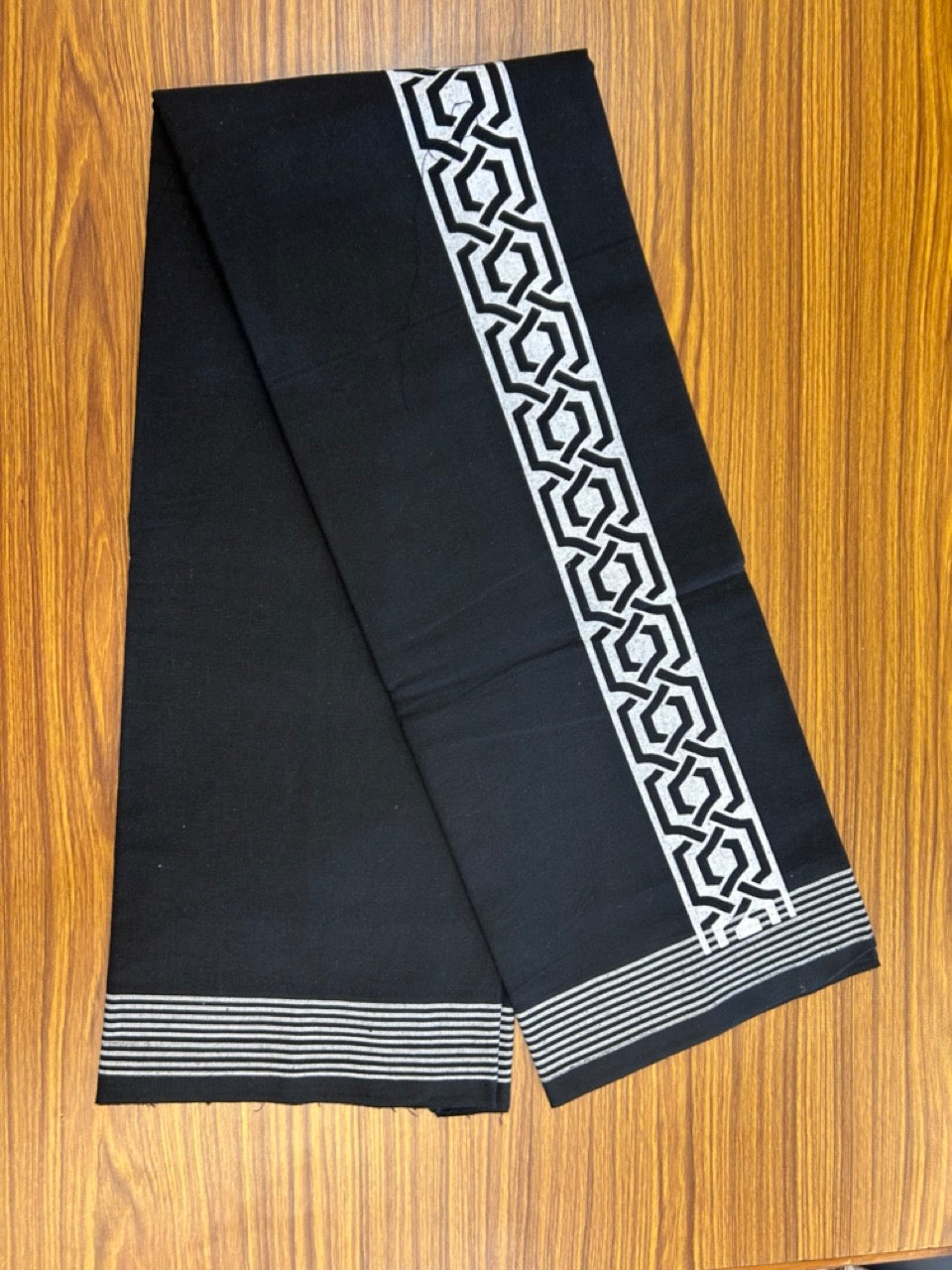 Kaitharikada - Single Kaily / Lungi - Polyster + Cotton - 20s twisted - 2.5 inch White Design printed kara with Black colour body - 107 KK8035 GAN