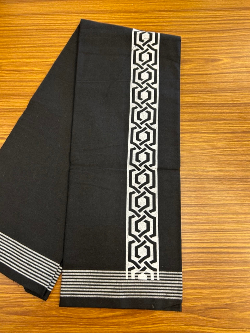 Kaitharikada - Single Kaily / Lungi - Polyster + Cotton - 20s twisted - 2.5 inch White Design printed kara with Black colour body - 107 KK8035 GAN