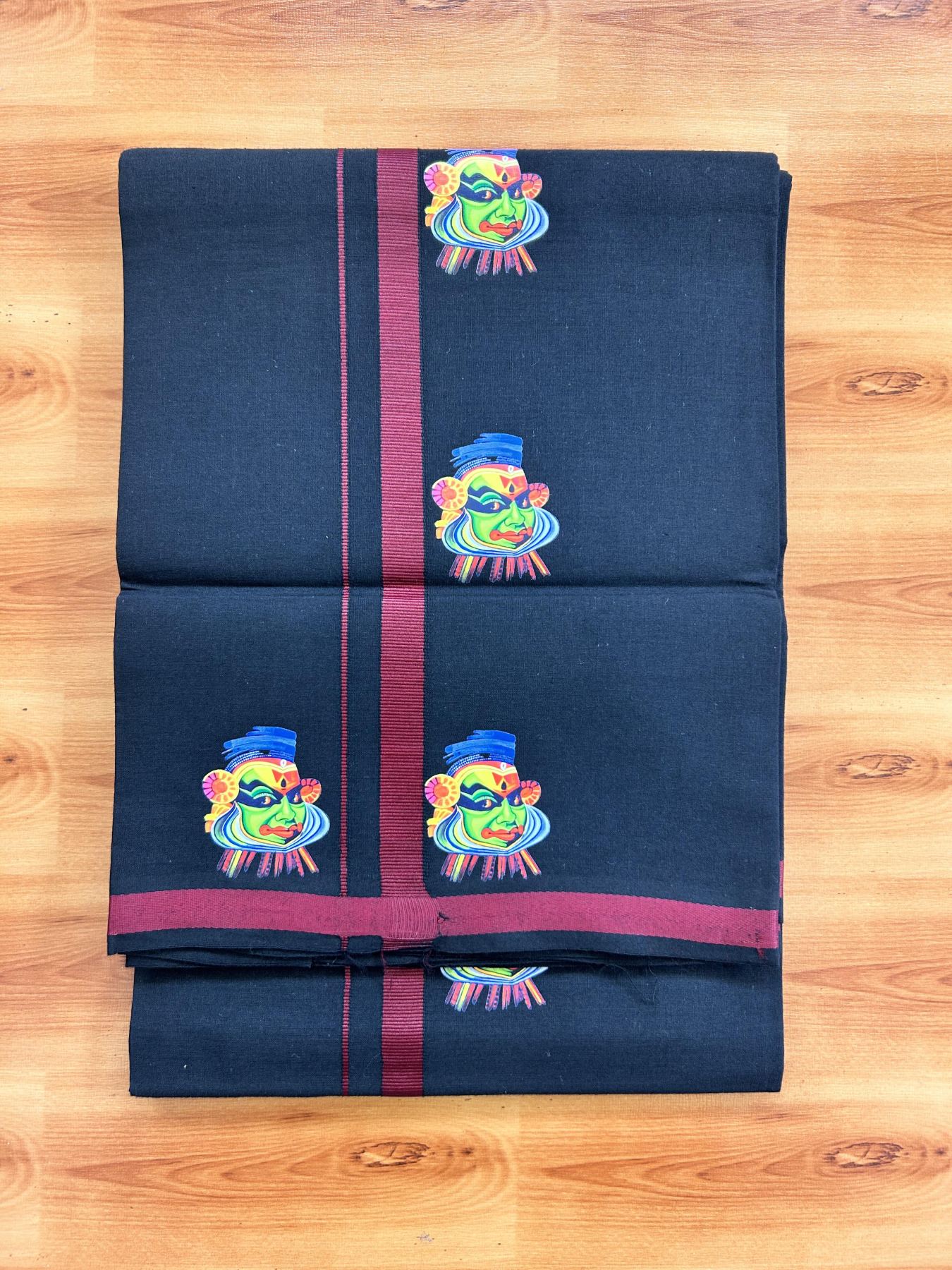 Single Kaily / Lungi- 20% Discount !! Kaitharikada - Pure Cotton - (40s) - 0.5 inch Maroon Kathakali Printed Design Kara with Black colour Body (2 meter / 4 muzham) - 16 KK8062 GAN