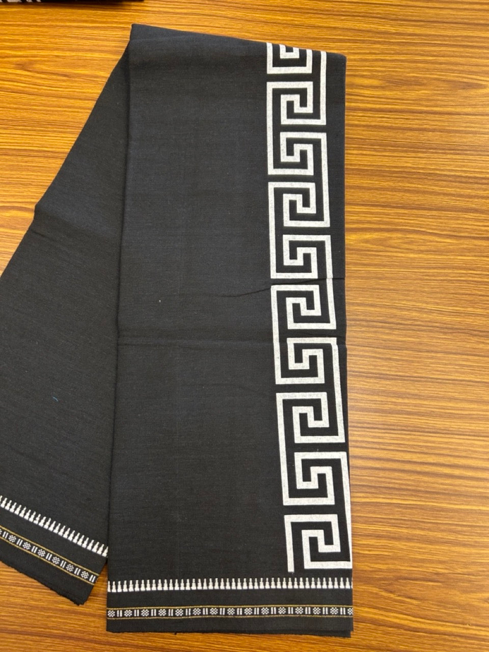 Kaitharikada - Single Kaily / Lungi - Polyster + Cotton - 20s twisted - 2.5 inch White Design printed kara with Black colour body - 110 KK8035 GAN