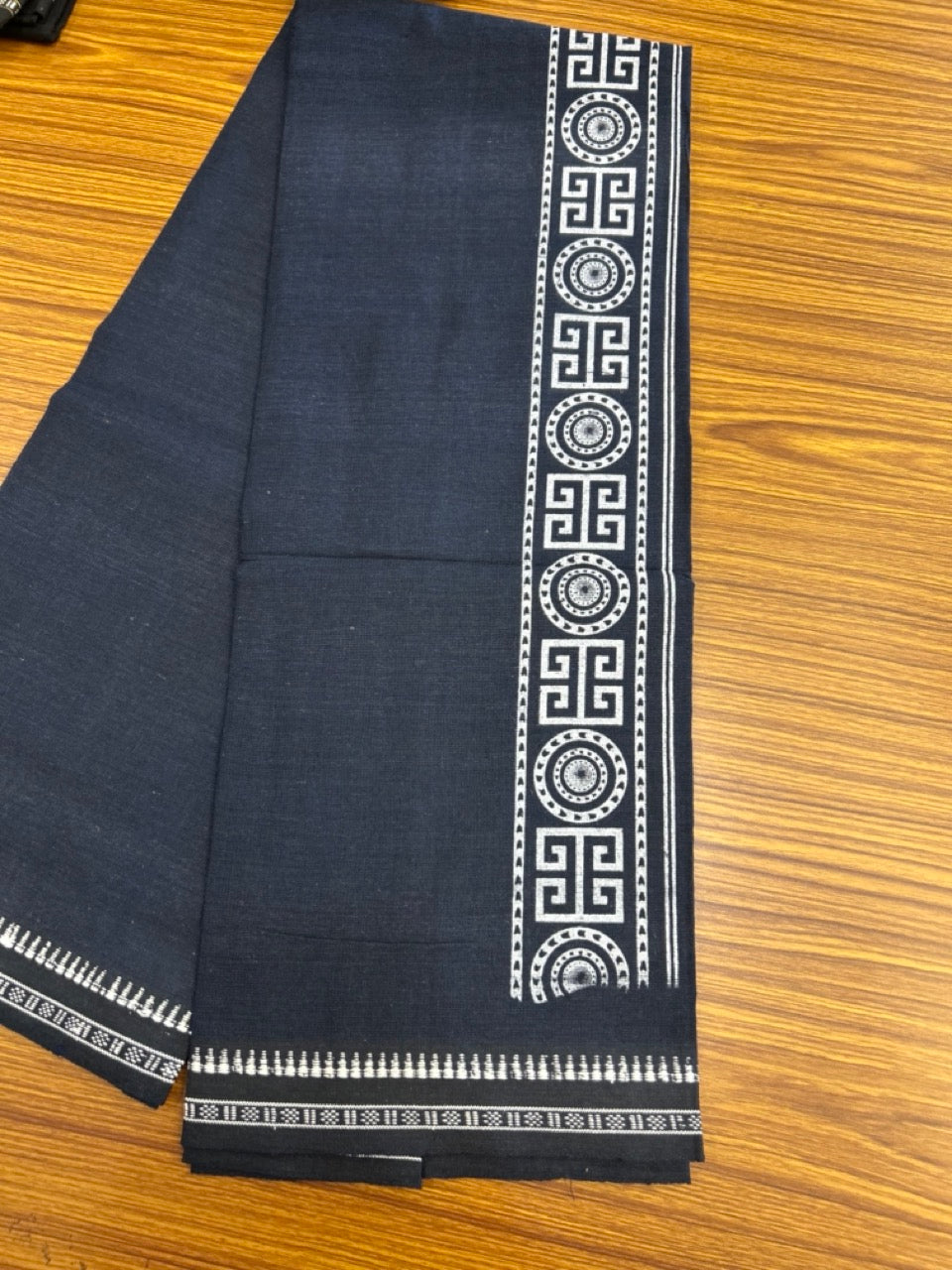 Kaitharikada - Single Kaily / Lungi - Polyster + Cotton - 20s twisted - 2.5 inch White Design printed kara with Navy Blue colour body - 112 KK8035 GAN