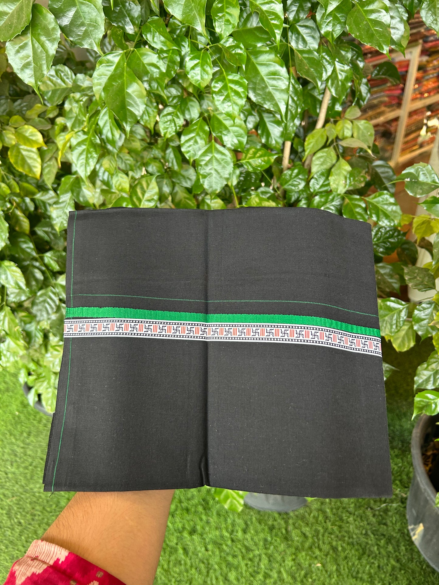 39% Discount! Kaitharikada - Pure Cotton - Single Kaily / Lungi - 0.75 inch Green & Multi colour Pattern Printed kara with Black colour body (2 meter / 4 muzham) - 14 KK8052 GAN
