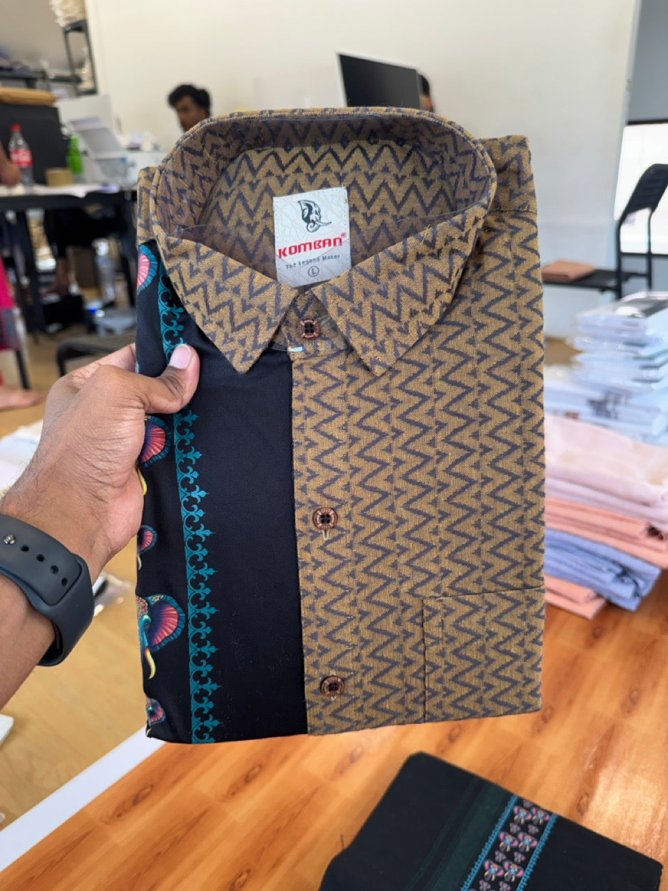Combo Shirt Single Lungi - SIZE : L / 40 Full Sleeve - Mixed cotton - Black & Brown Ash Pattern Shirt with 3 inch Green Kara & Elephant Printed Lungi - 5 KK7053 KUT