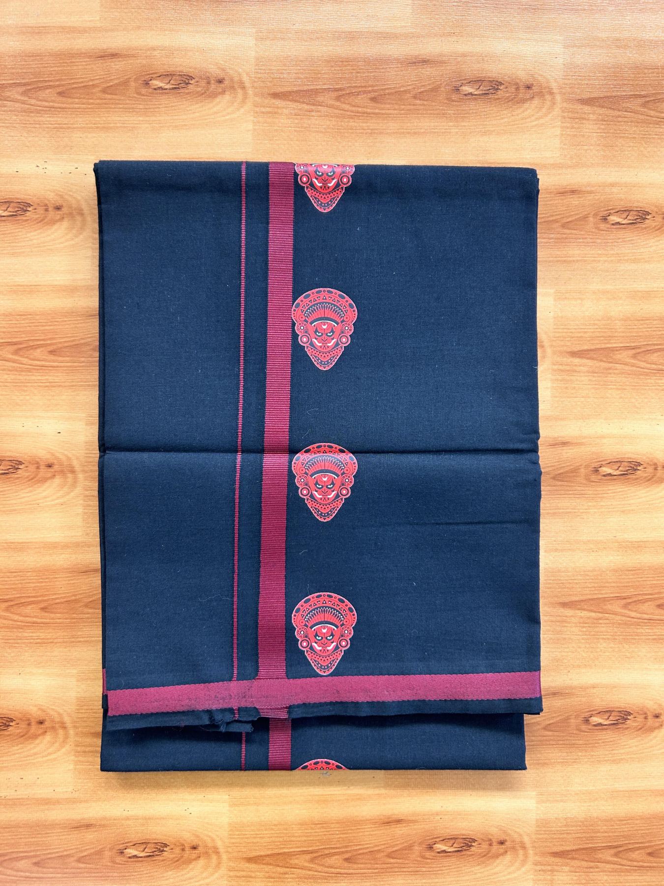 Single Kaily / Lungi- 20% Discount !! Kaitharikada - Pure Cotton - (40s) - 0.5 inch Maroon Theyyam Printed Design Kara with Black colour Body (2 meter / 4 muzham) - 10 KK8062 GAN
