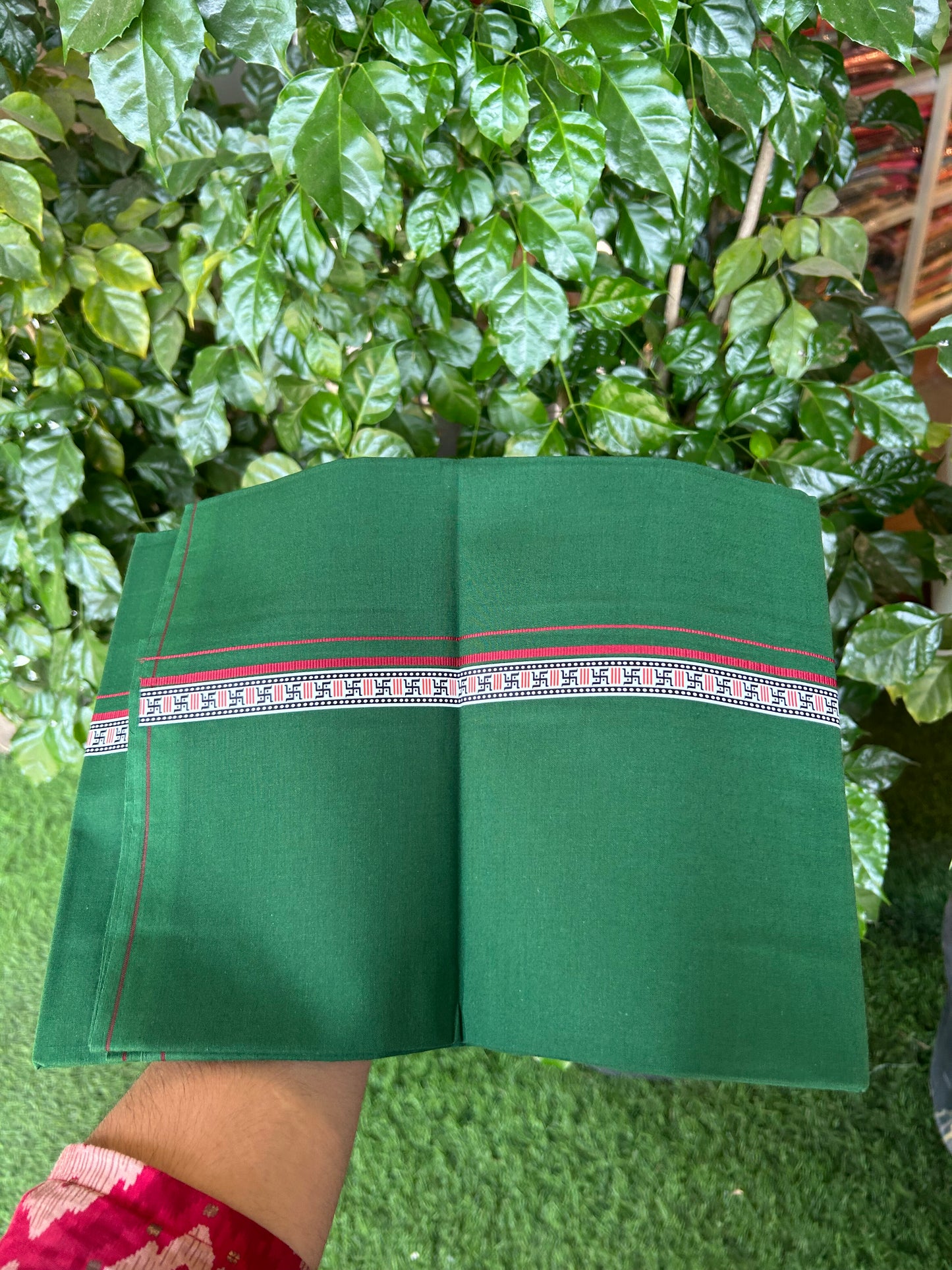 39% Discount! Kaitharikada - Pure Cotton - Single Kaily / Lungi - 0.75 inch Maroon & Multi colour Pattern Printed kara with Dark Green colour body (2 meter / 4 muzham) - 11 KK8052 GAN