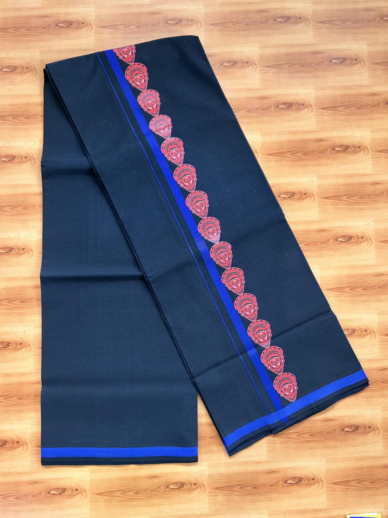 Single Kaily / Lungi- 20% Discount !! Kaitharikada - Pure Cotton - (40s) - 0.5 inch Navy Blue Theyyam Printed Design Kara with Black colour Body (2 meter / 4 muzham) - 12 KK8062 GAN