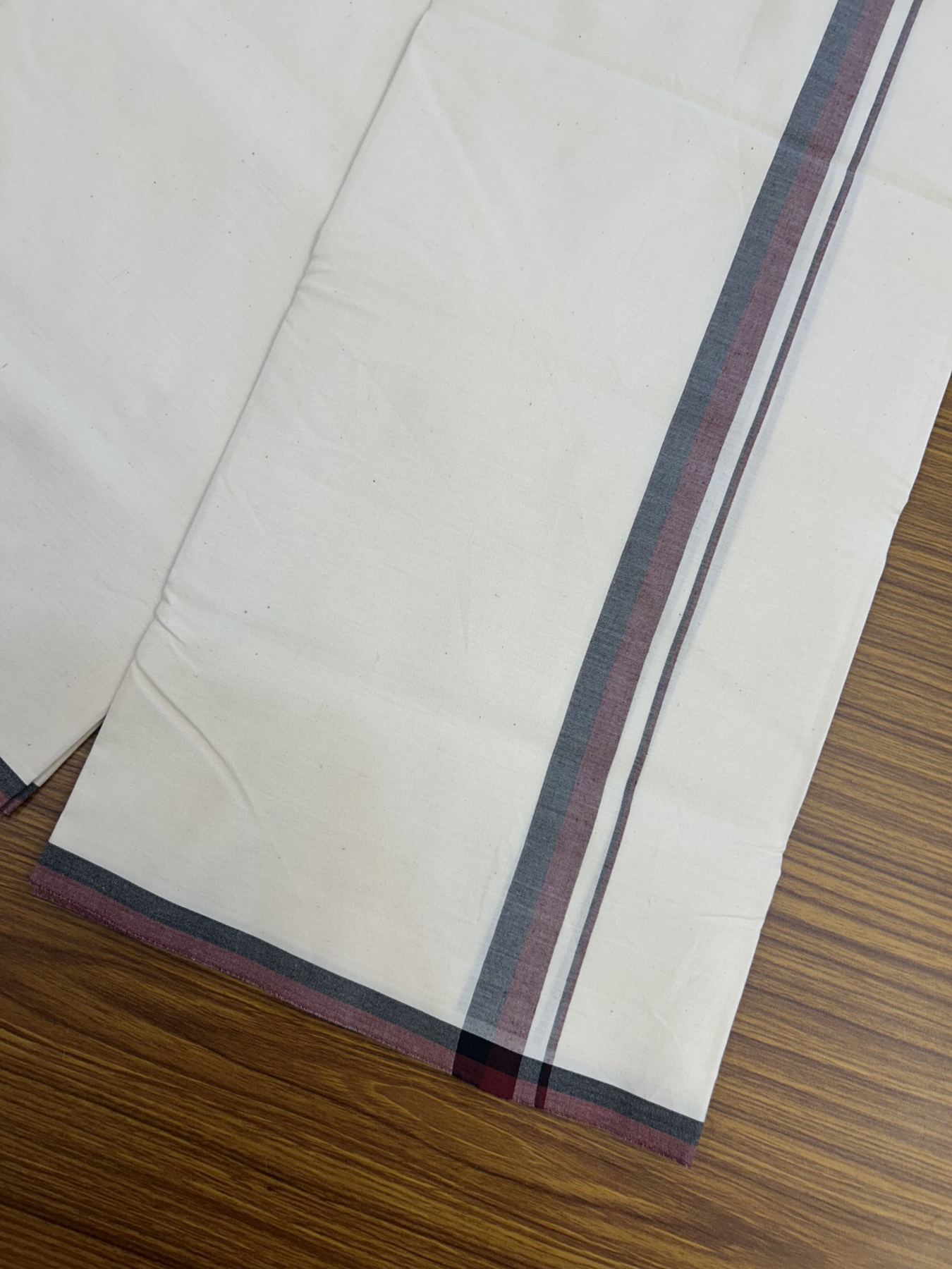 DMK Veshti - 20% DISCOUNT ! KaithariKada Balaramapuram 100% COTTON SINGLE OFF WHITE (Unbleached) Mundu/Dhoti-100X100 - 0.75 inch Puliyilakkara Maroon & Black Shaded Kara (2 meter / 4 muzham) - 40 KK5318 ASH