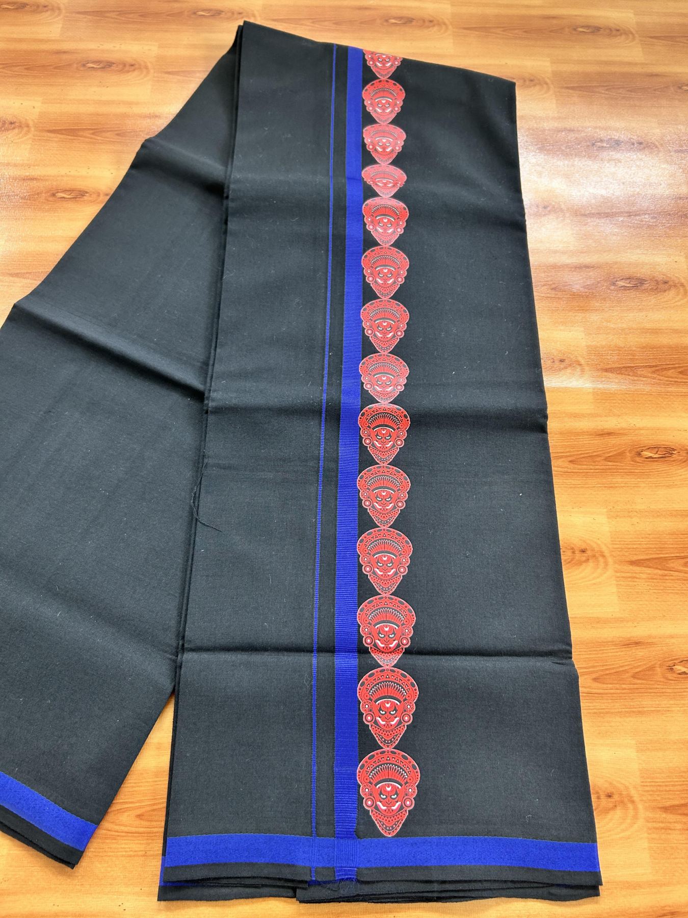 Single Kaily / Lungi- 20% Discount !! Kaitharikada - Pure Cotton - (40s) - 0.5 inch Navy Blue Theyyam Printed Design Kara with Black colour Body (2 meter / 4 muzham) - 12 KK8062 GAN