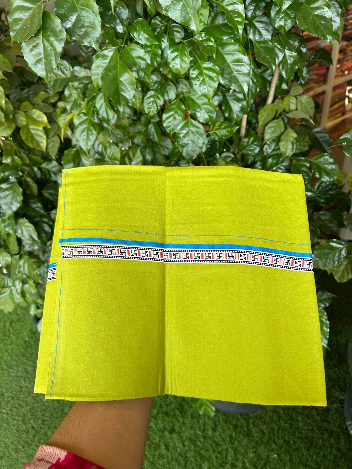 39% Discount! Kaitharikada - Pure Cotton - Single Kaily / Lungi - 0.75 inch Blue & Multi colour Pattern Printed kara with Parrot Green colour body (2 meter / 4 muzham) - 10 KK8052 GAN