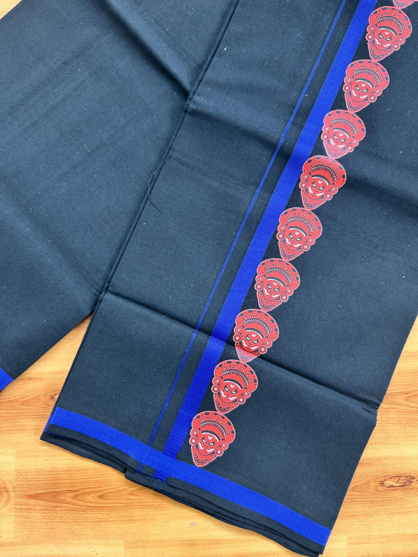 Single Kaily / Lungi- 20% Discount !! Kaitharikada - Pure Cotton - (40s) - 0.5 inch Navy Blue Theyyam Printed Design Kara with Black colour Body (2 meter / 4 muzham) - 12 KK8062 GAN