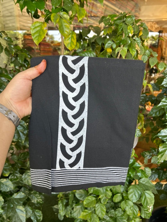 Kaitharikada - Single Kaily / Lungi - Polyster + Cotton - 20s twisted - 2.5 inch White Design printed kara with Black colour body - 103 KK8035 GAN