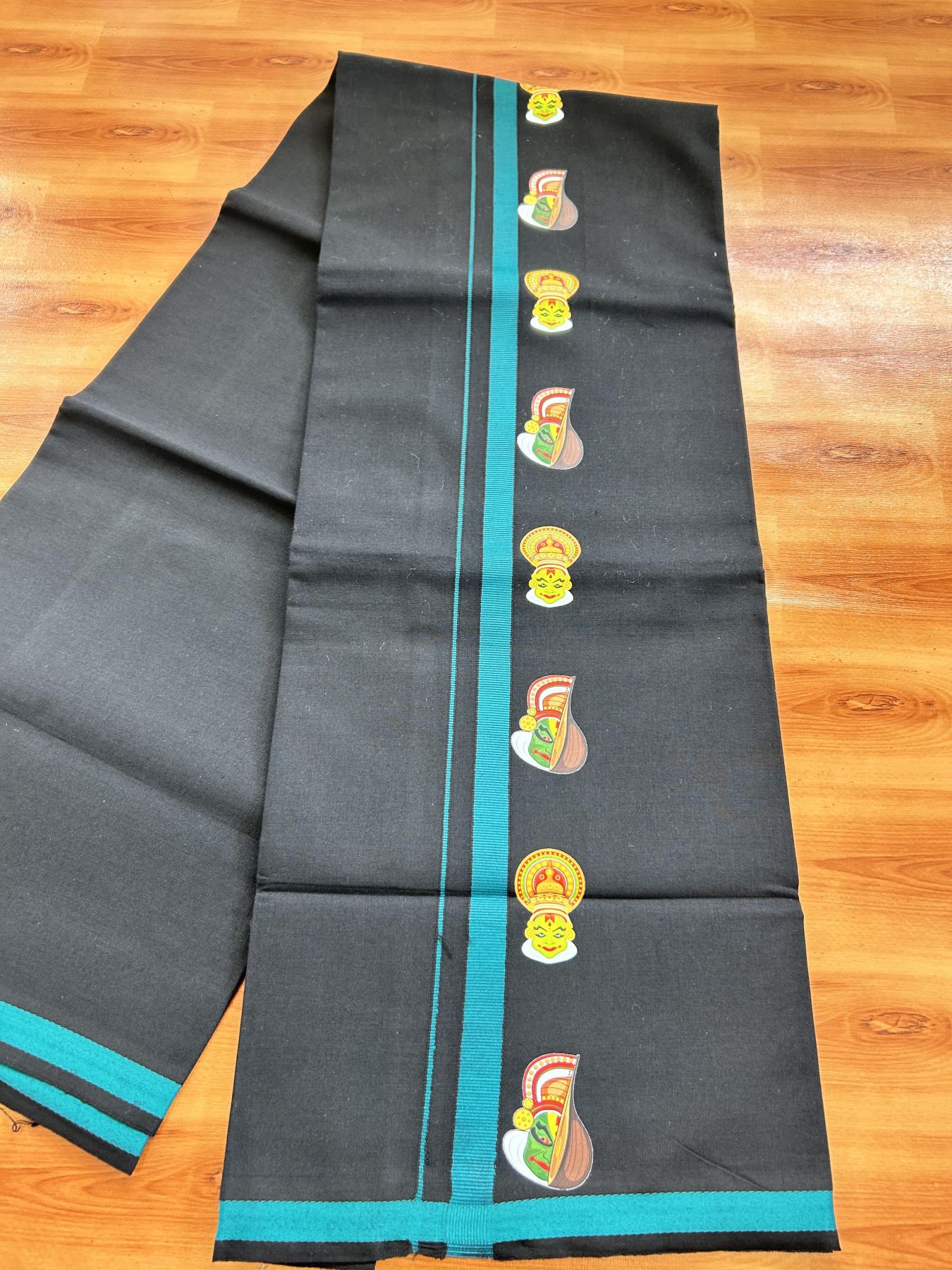 Single Kaily / Lungi- 20% Discount !! Kaitharikada - Pure Cotton - (40s) - 0.5 inch Bottle Green Kathakali Printed Design Kara with Black colour Body (2 meter / 4 muzham) - 20 KK8062 GAN