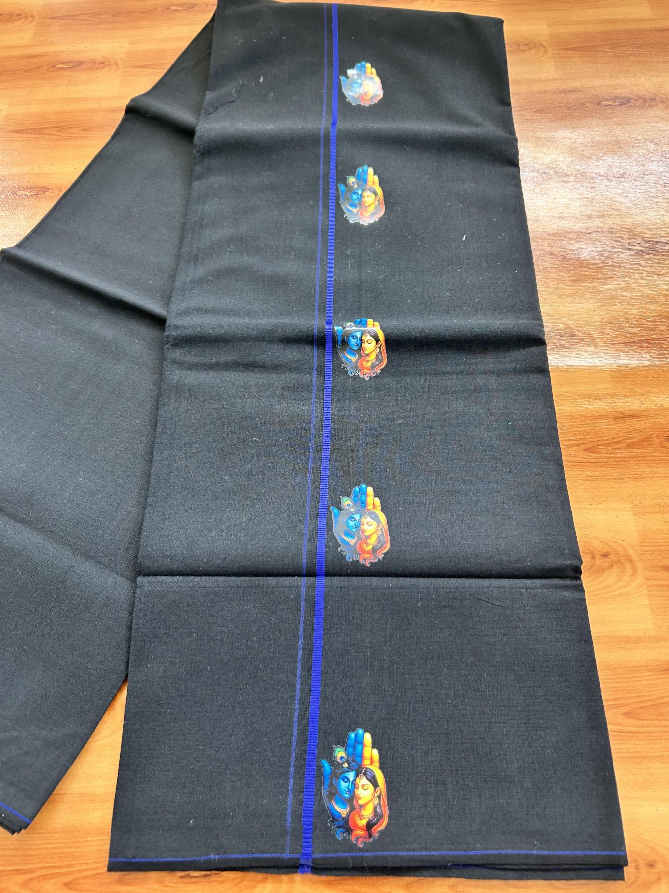 Single Kaily / Lungi- 20% Discount !! Kaitharikada - Pure Cotton - (40s) - 0.5 cm Blue Shiva Parvathy Printed Design Kara with Black colour Body (2 meter / 4 muzham) - 22 KK8062 GAN