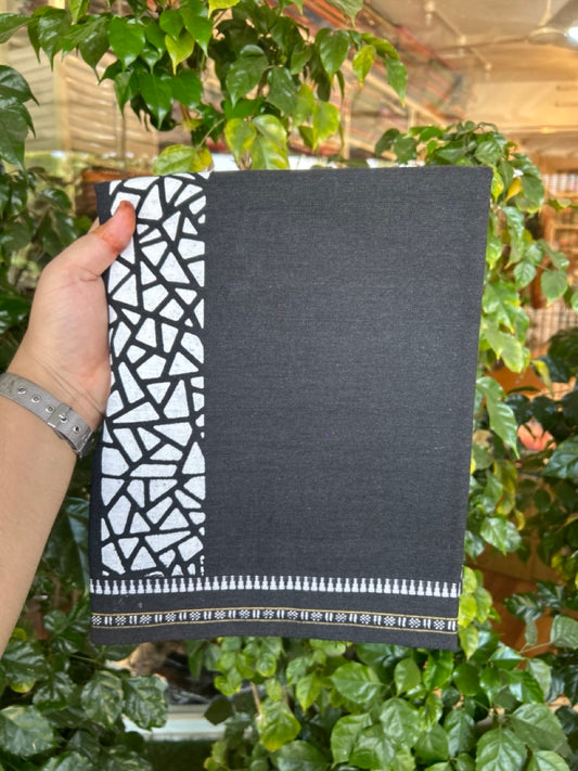 Kaitharikada - Single Kaily / Lungi - Polyster + Cotton - 20s twisted - 2.5 inch White Design printed kuppadam kara with Black colour body - 97 KK8035 GAN