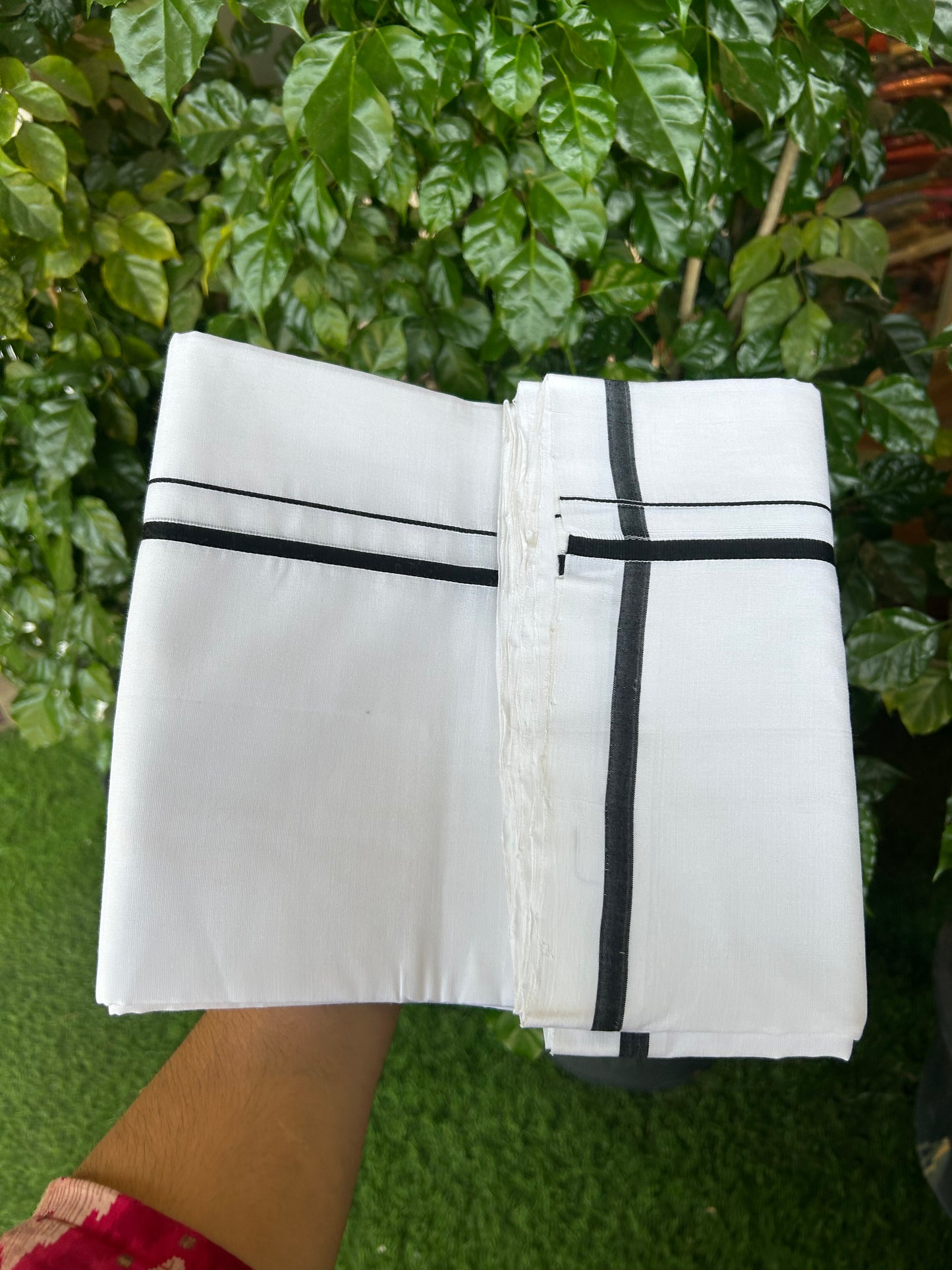 25% Discount!! New Ultra Pure White Thread Handloom - Kerala Handloom - 100% Mercerised Cotton Double Mundu/Dhoti - 120 twisted warp x 80s weft - 1 cm Black Thin Kara 3.80 mtr (8 Muzham) - 76 KK5371 REA
