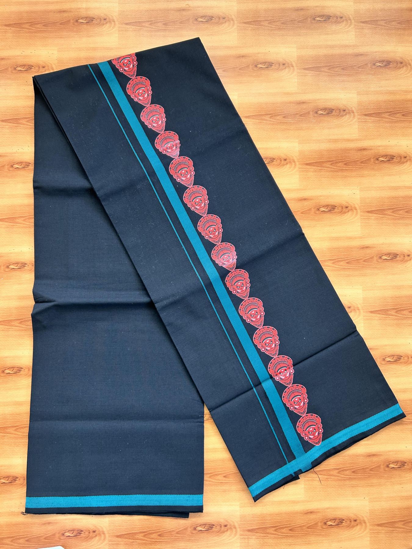 Single Kaily / Lungi- 20% Discount !! Kaitharikada - Pure Cotton - (40s) - 0.5 inch Green Theyyam Printed Design Kara with Black colour Body (2 meter / 4 muzham) - 8 KK8062 GAN