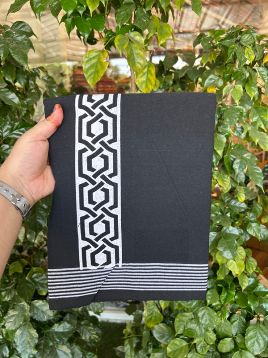 Kaitharikada - Single Kaily / Lungi - Polyster + Cotton - 20s twisted - 2.5 inch White Design printed kara with Black colour body - 107 KK8035 GAN