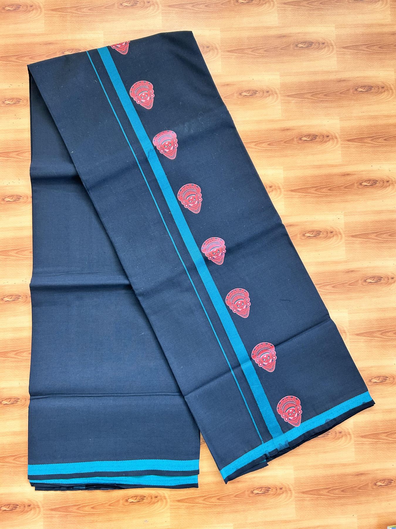 Single Kaily / Lungi- 20% Discount !! Kaitharikada - Pure Cotton - (40s) - 0.5 inch Green Theyyam Printed Design Kara with Black colour Body (2 meter / 4 muzham) - 9 KK8062 GAN