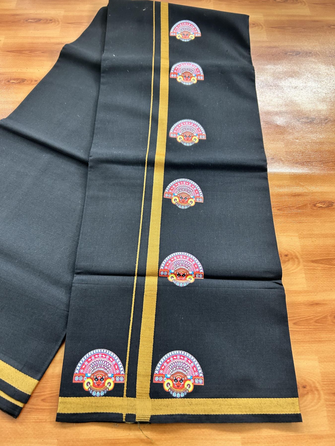 Single Kaily / Lungi- 20% Discount !! Kaitharikada - Pure Cotton - (40s) - 0.5 inch Mustard Brown Theyyam Printed Design Kara with Black colour Body (2 meter / 4 muzham) - 14 KK8062 GAN