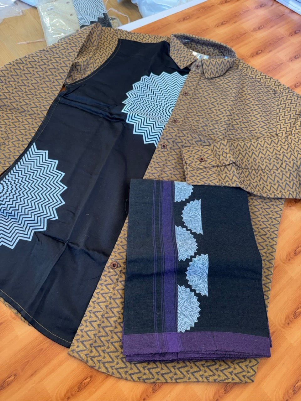 Combo Shirt Single Lungi - SIZE : L / 40 Full Sleeve - Mixed cotton - Black & Brown Ash Pattern Shirt with 3 inch Violet Kara & Printed Lungi - 16 KK7053 KUT