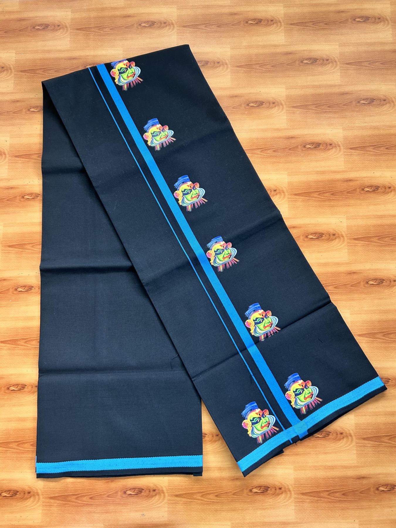 Single Kaily / Lungi- 20% Discount !! Kaitharikada - Pure Cotton - (40s) - 0.5 inch Light Blue Kathakali Printed Design Kara with Black colour Body (2 meter / 4 muzham) - 18 KK8062 GAN