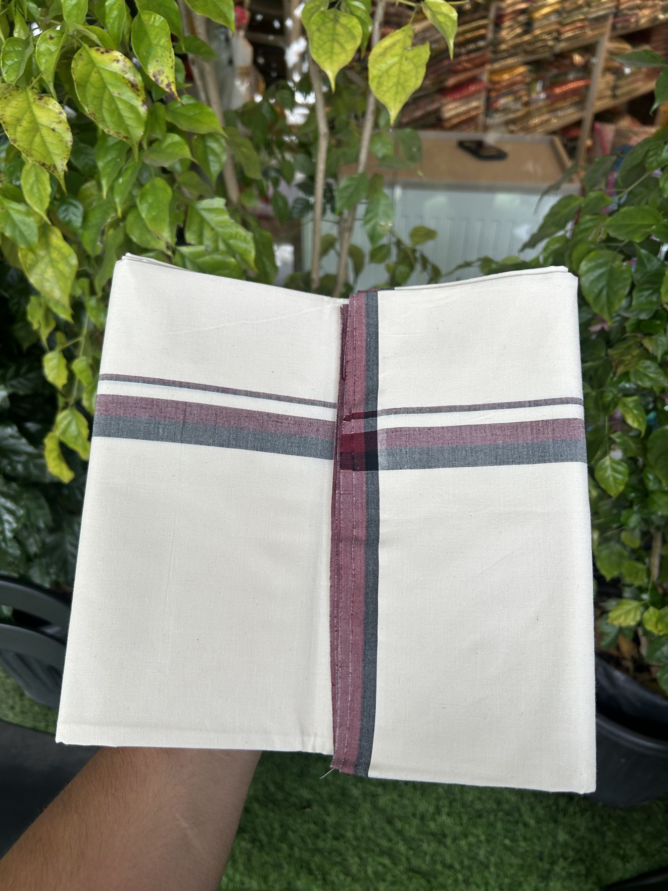 DMK Veshti - 20% DISCOUNT ! KaithariKada Balaramapuram 100% COTTON SINGLE OFF WHITE (Unbleached) Mundu/Dhoti-100X100 - 0.75 inch Puliyilakkara Maroon & Black Shaded Kara (2 meter / 4 muzham) - 40 KK5318 ASH