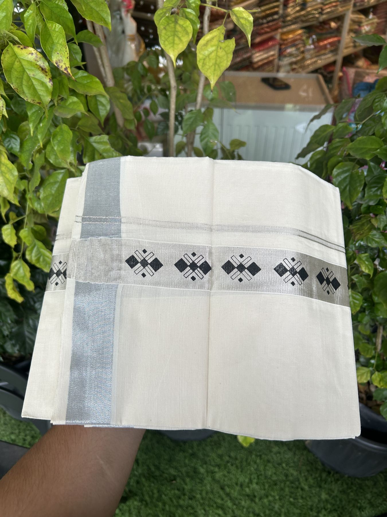22% Discount!! KaithariKada Balaramapuram 100% Cotton Double Off White - (Ubleached) Mundu/Dhoti - 80x80 - 1.5 inch Silver Kasavu & Black Printed Design Kara - 35 KK5318 GAN