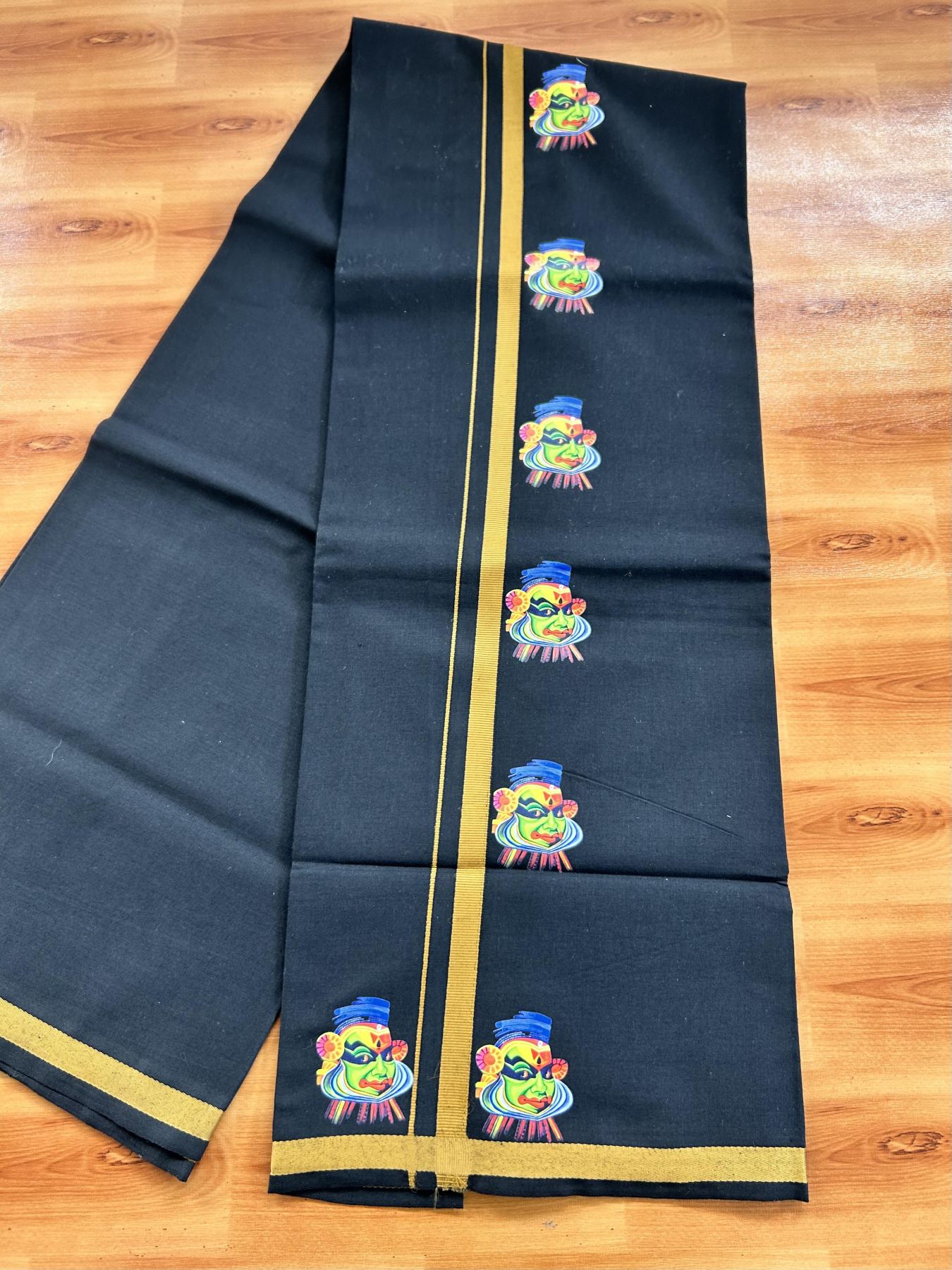 Single Kaily / Lungi- 20% Discount !! Kaitharikada - Pure Cotton - (40s) - 0.5 inch Mustard Brown Kathakali Printed Design Kara with Black colour Body (2 meter / 4 muzham) - 17 KK8062 GAN
