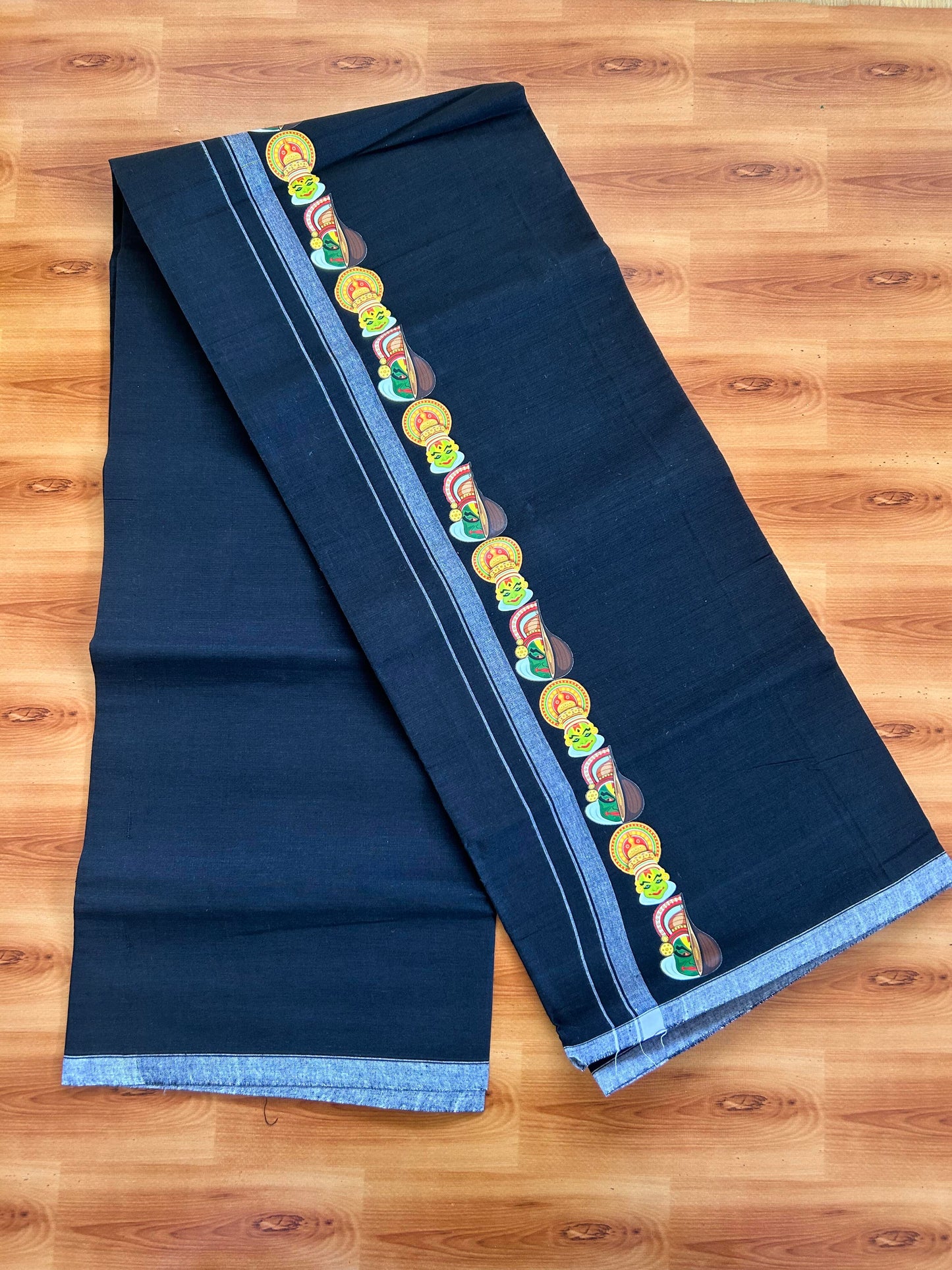 Single Kaily / Lungi- 20% Discount !! Kaitharikada - Pure Cotton - (40s) - 0.5 inch White Kara Kathakali Printed Design Kara with Black colour Body (2 meter / 4 muzham) - 30 KK8062 GAN