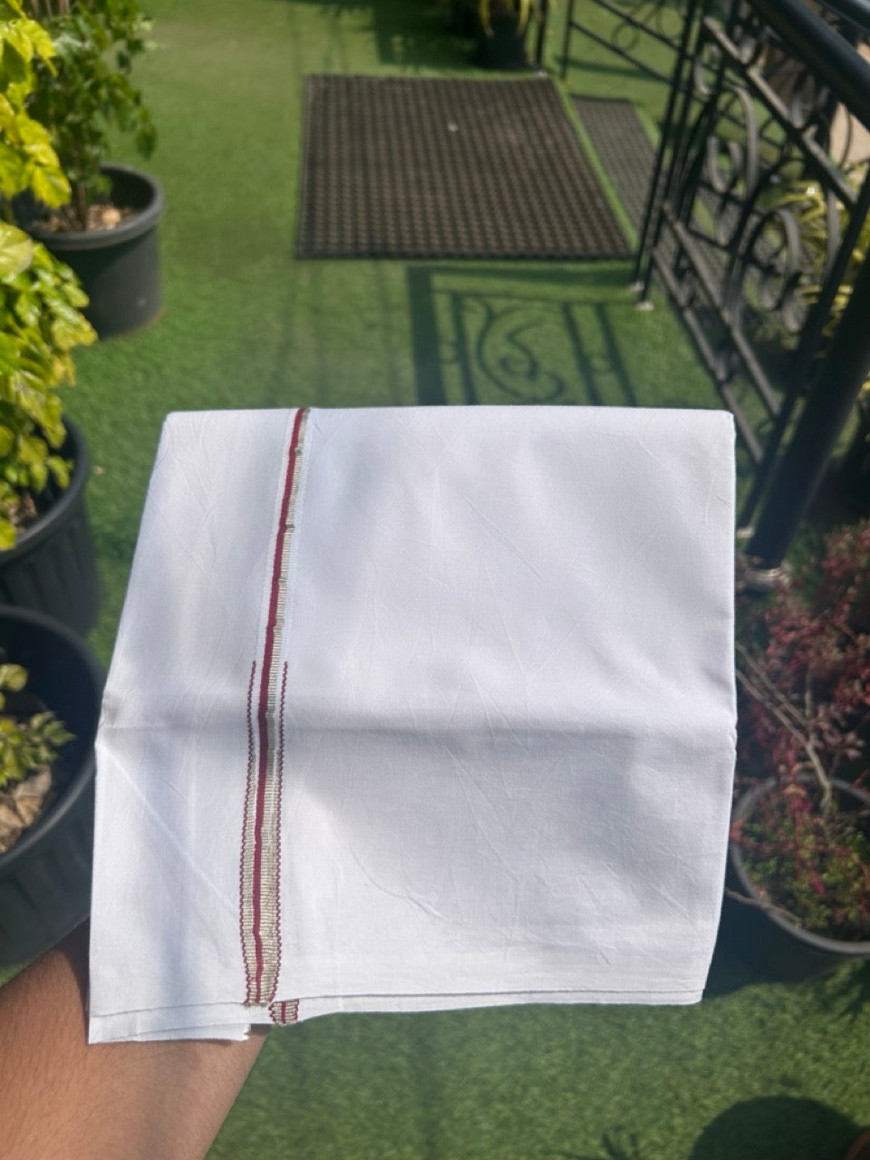 28% Discount!! KaithariKada Balaramapuram 100% COTTON SINGLE PURE WHITE & Mundu/Dhoti - 100X100 - 0.5 Inch Maroon & Silver Puliyilakkara Chutty (2 meter / 4 muzham) - 13KK5127ASH