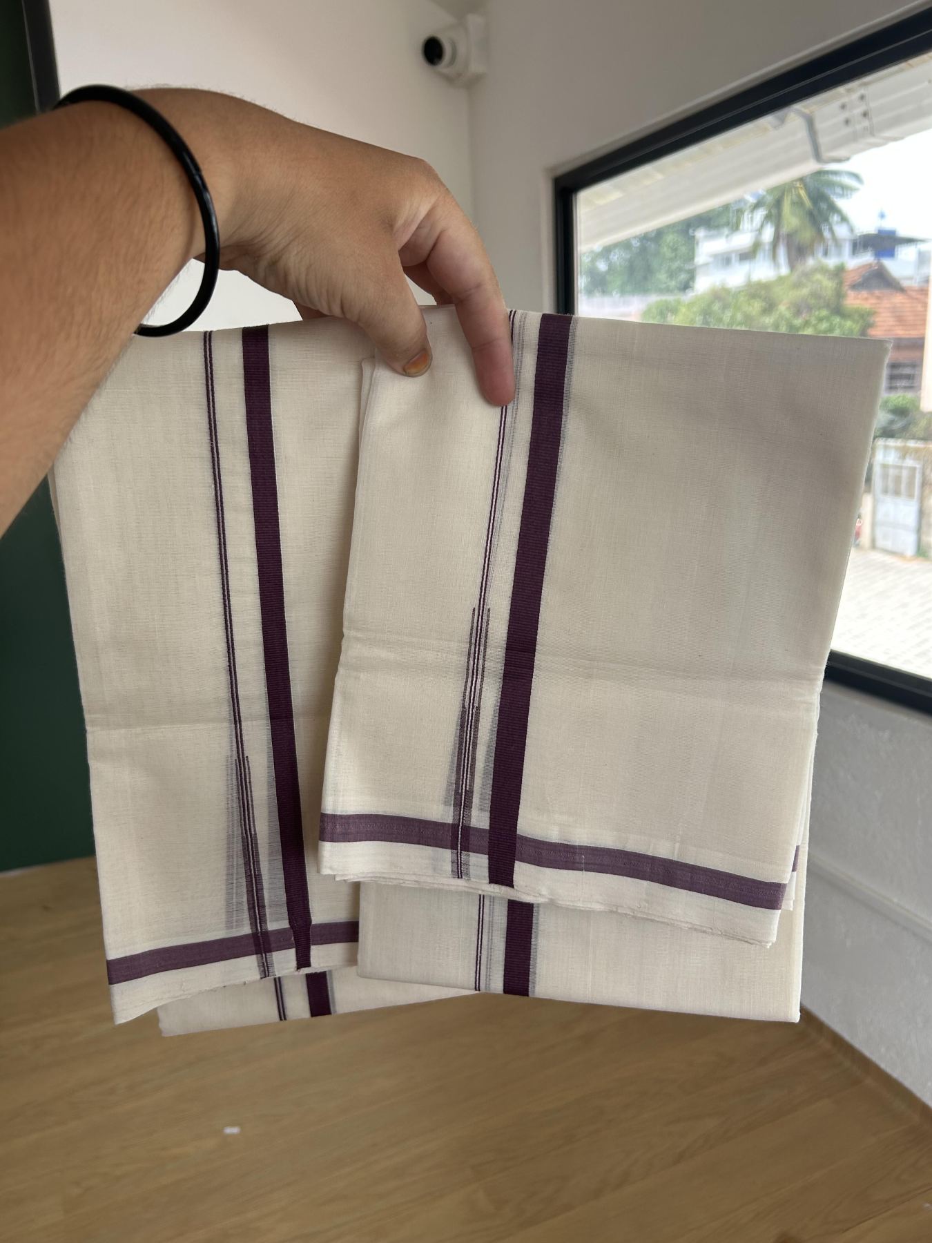25% Discount !! KaithariKada Handloom Millpaav Balaramapuram - 100% Pure Cotton Off White Single Set Mundu - 100x80 - 0.5 Inch  Wine Purple Puliyilakkara Chutty - Mundu 2 mtr & Neriyath 2.50 mtr - 5 KK7159 SOM