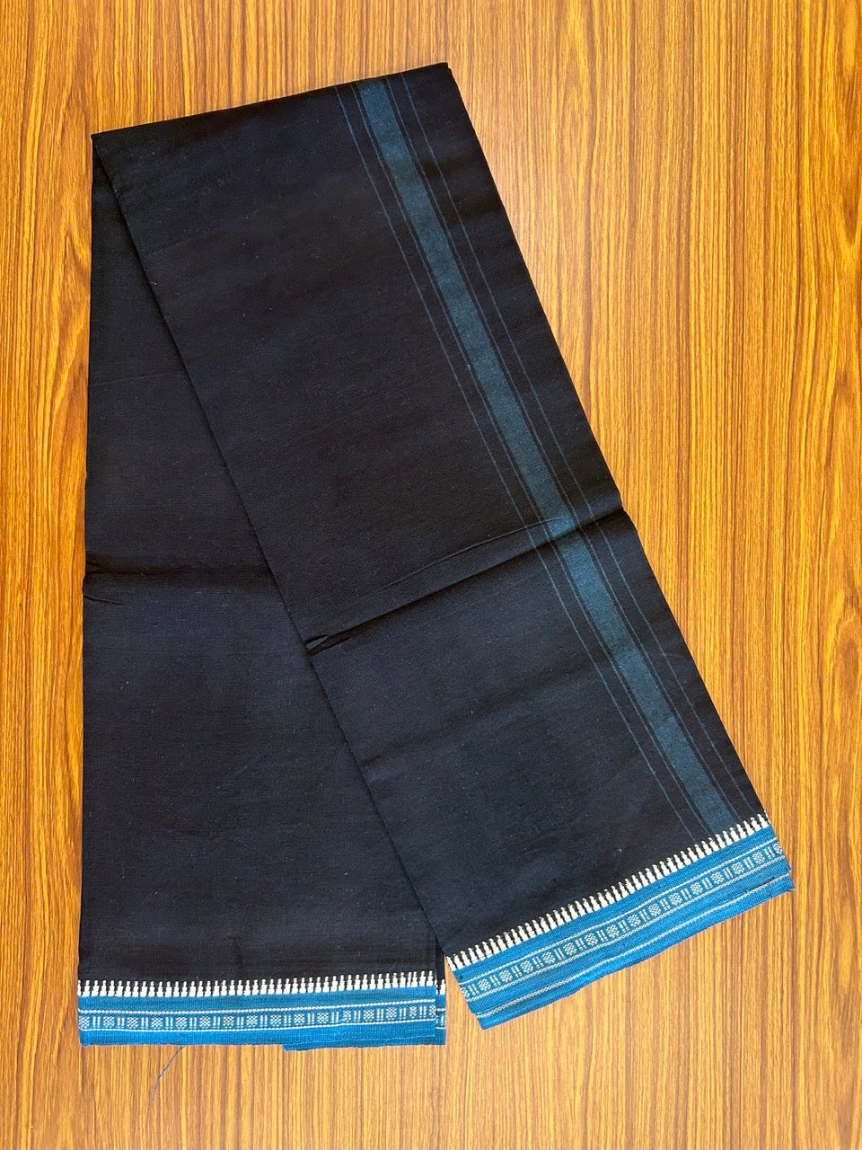 27% Discount!!! Kaitharikada Pure Cotton - Single Kaily / Lungi - 1.75 inch Blue Striped kara with Black colour body Kuppadam Border (2 meter / 4 muzham) - 2KK8002AST