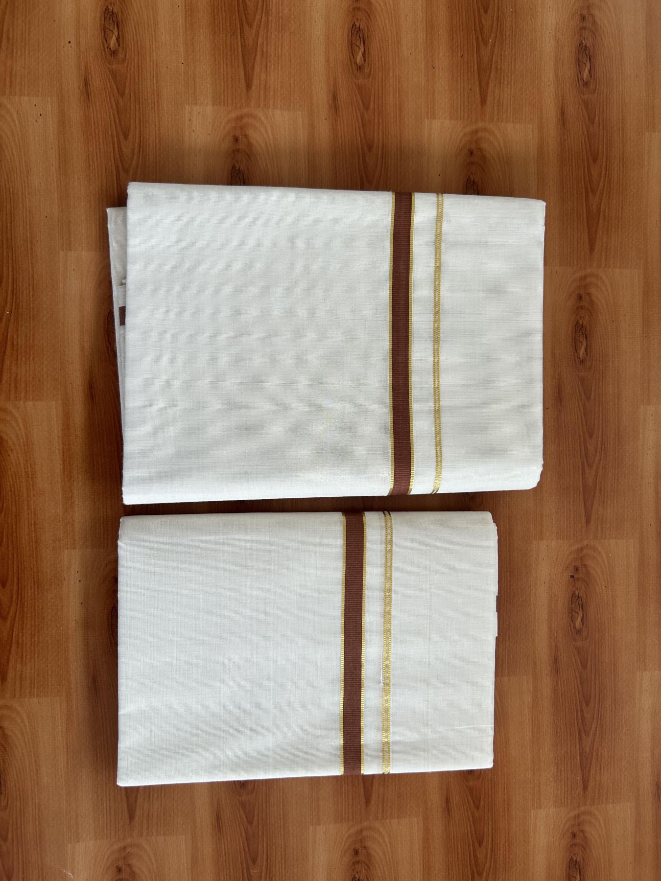 25% Discount !! KaithariKada Handloom Millpaav Balaramapuram - 100% Pure Cotton Off White Single Set Mundu - 100x80 - 0.5 Inch Gold Kasav & Brwon Puliyilakkara Chutty - Mundu 2 mtr & Neriyath 2.70 mtr - 4 KK7159 SOM