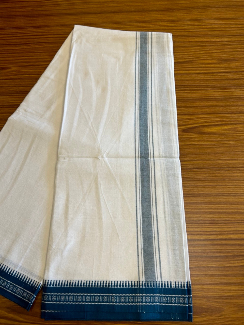 27% Discount!!! Kaitharikada pure Cotton - Single Kaily / Lungi - 1.5 inch Peacock Blue Striped Kuppadam kara with White colour body (2 meter / 4 muzham) - 11KK8002AST