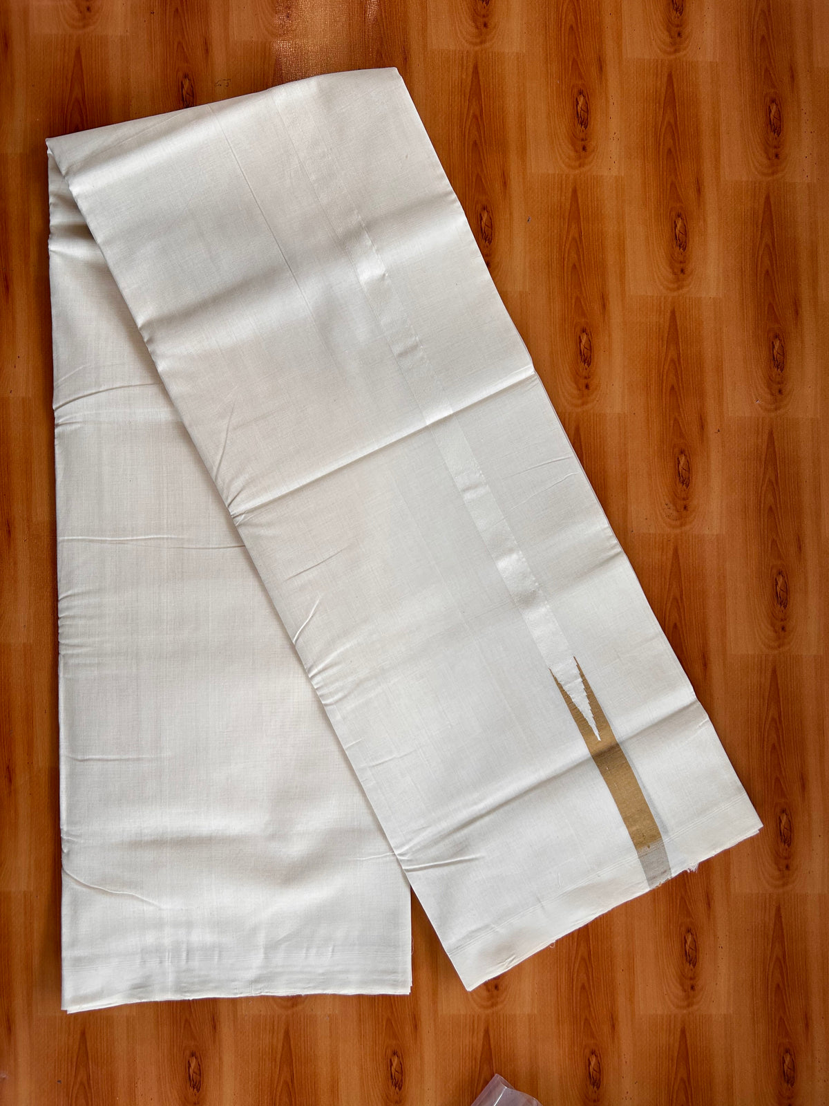 Off White (Unbleached) Double Mundu/Dhoti - 25% Discount!! Unakkupaav Kerala Handloom 100% Pure Cotton - 100X80 - 1 inch Puliyilakkara Golden Brown Chutty 4 mtr (8.5 Muzham) - 6 KK5538 REA