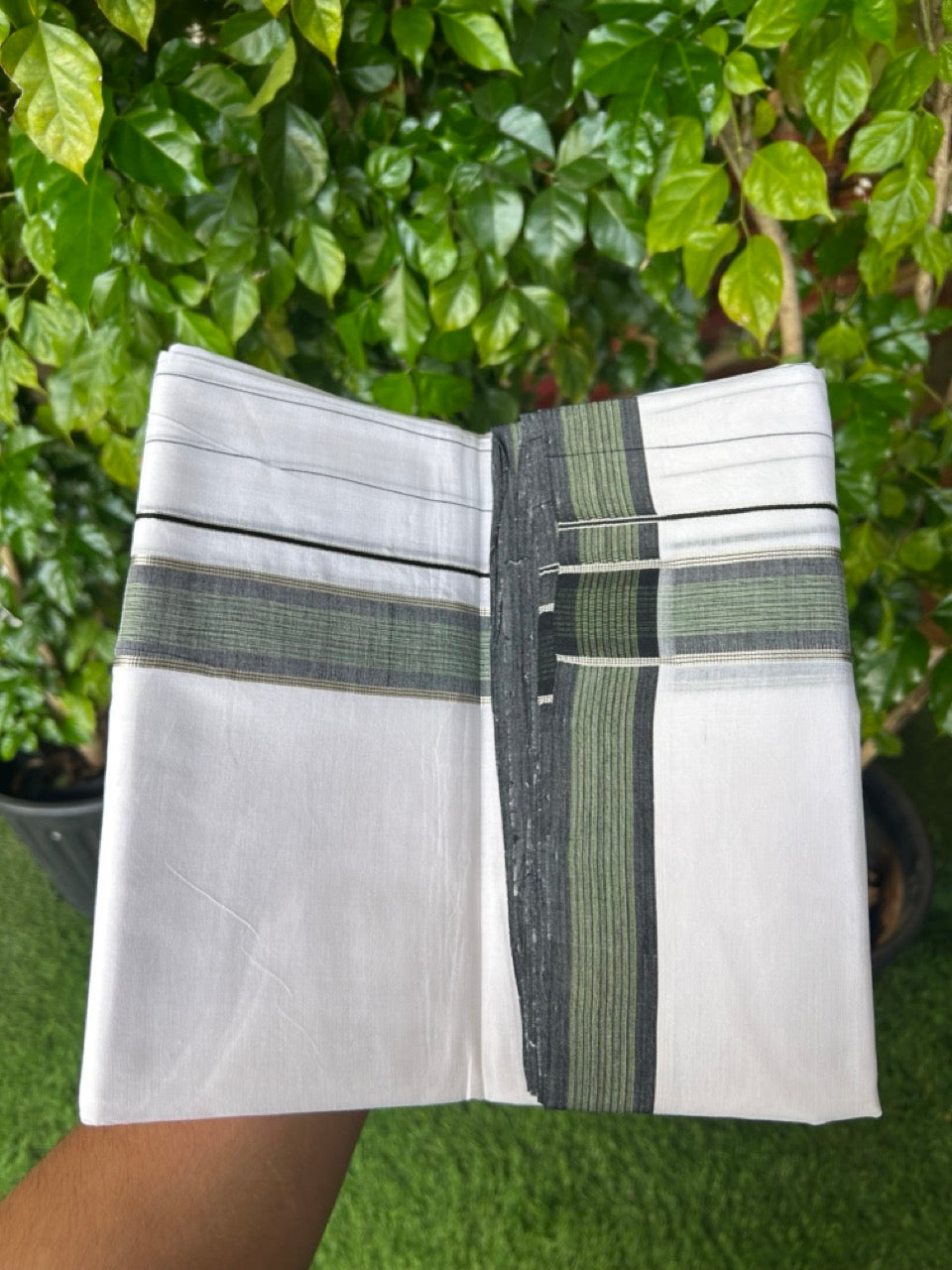 25% DISCOUNT ! KaithariKada HANDLOOM Unakkupaav Balaramapuram - 100% PURE Cotton Pure White Double Mundu/Dhoti -(80X100) - 6.5 inch Silver Kasavu & Black Green Shaded Striped Kara - 8KK5209 REA
