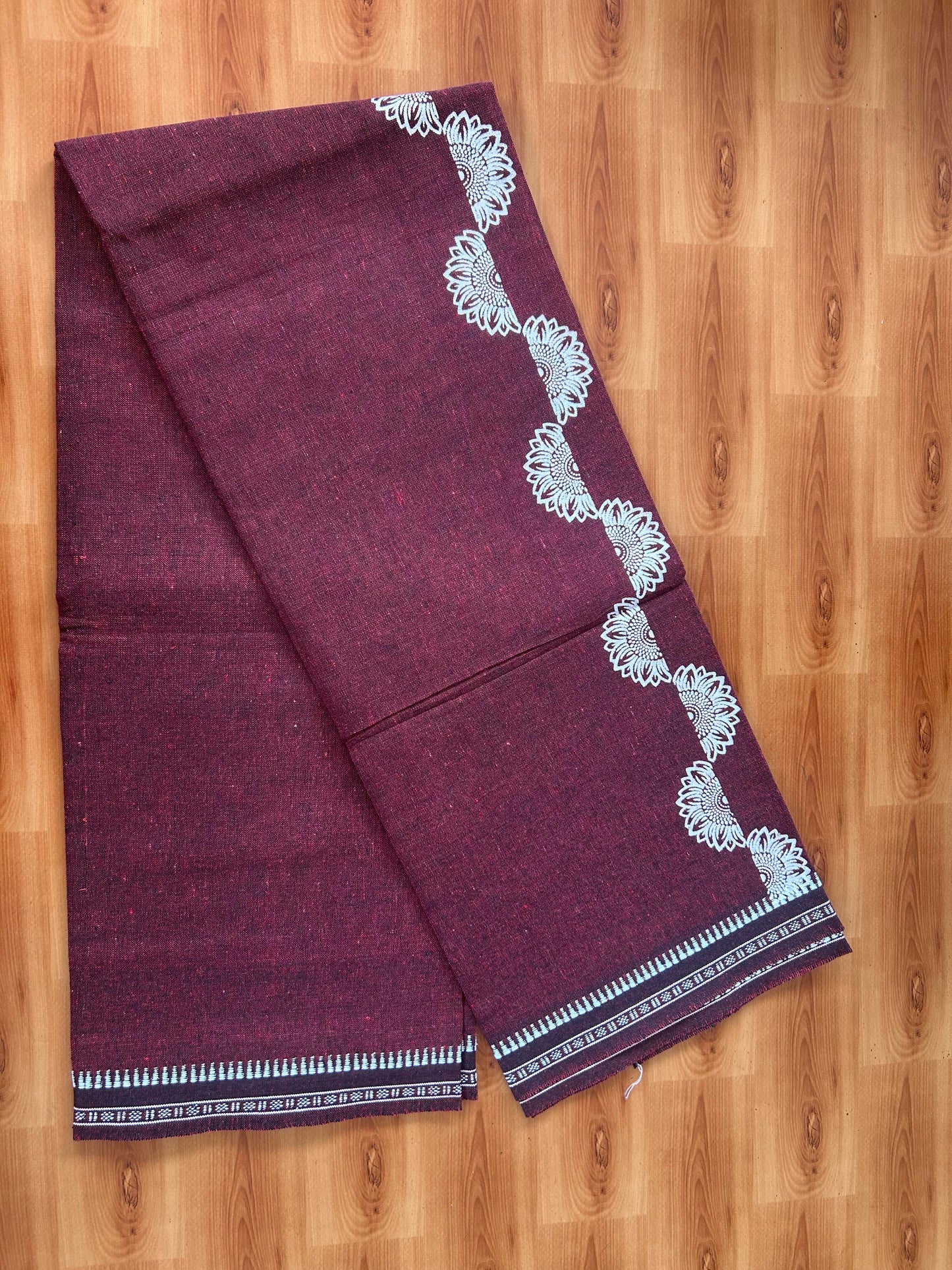 Kaitharikada - Single Kaily / Lungi - Mixed Cotton - 40s twisted - 2.5 inch White Flower Design printed kuppadam kara with Black and Maroon Shaded colour body (2 meter / 4 muzham) - 1  KK8054 GAN